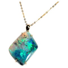Collana di opale nero australiano in oro giallo 14K
