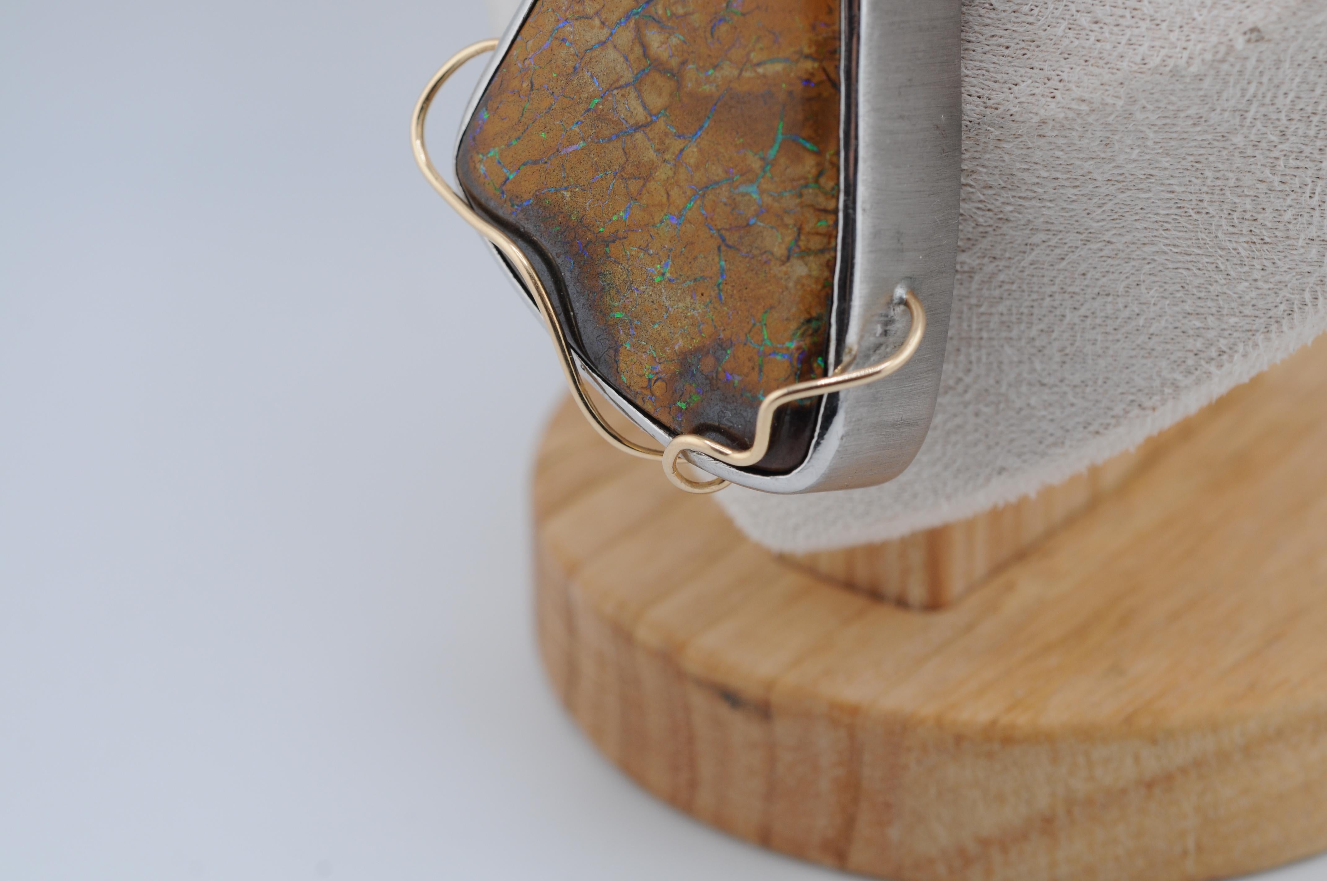 Australischer Boulder-Opal-Anhänger aus Sterling Silber mit 18k Gold-Akzenten im Angebot 4