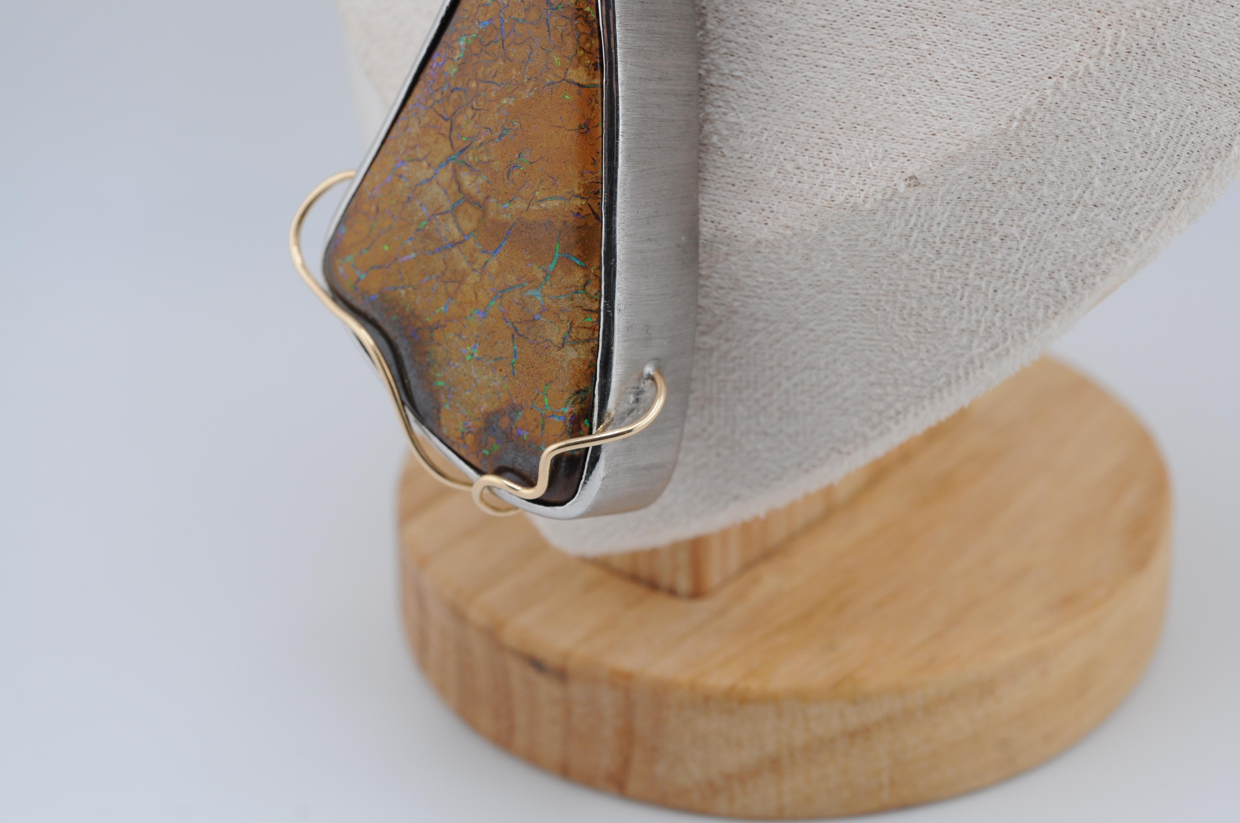 Australischer Boulder-Opal-Anhänger aus Sterling Silber mit 18k Gold-Akzenten im Angebot 3