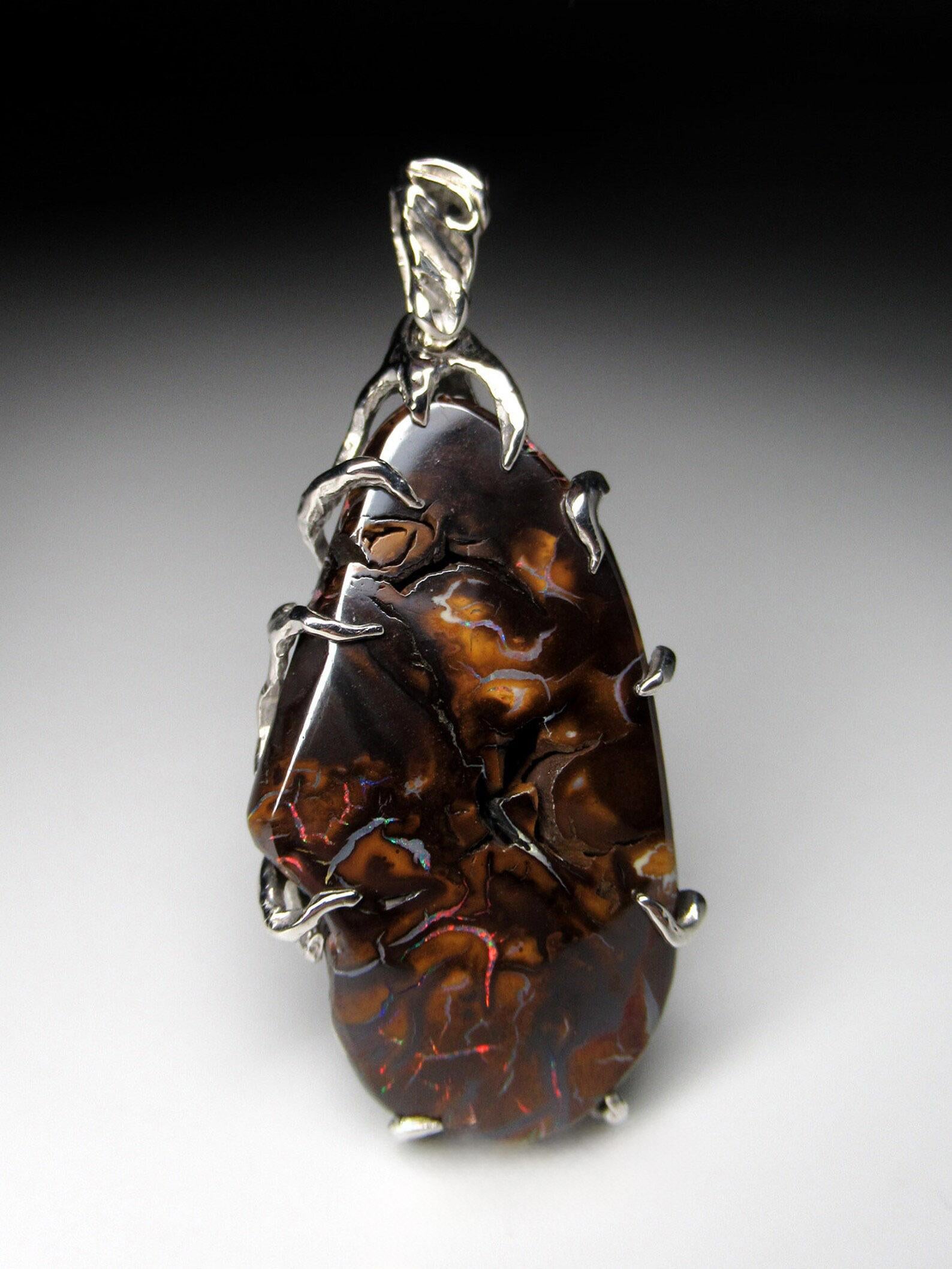 Artigiano Ciondolo d'argento australiano Boulder Opal Marrone Crudo Rosso Flash Opalescenza Gemma in vendita