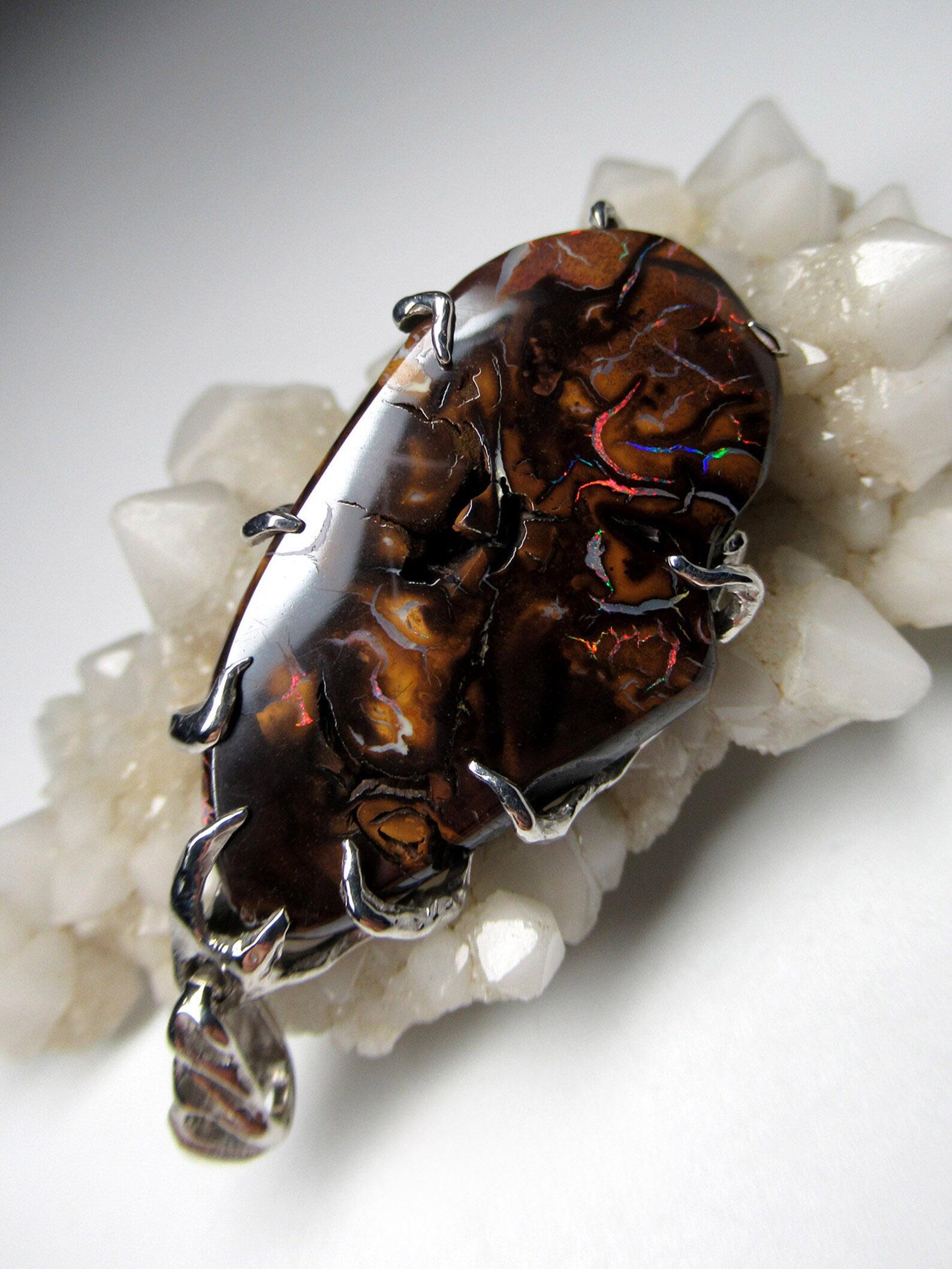 Ciondolo d'argento australiano Boulder Opal Marrone Crudo Rosso Flash Opalescenza Gemma in vendita 3