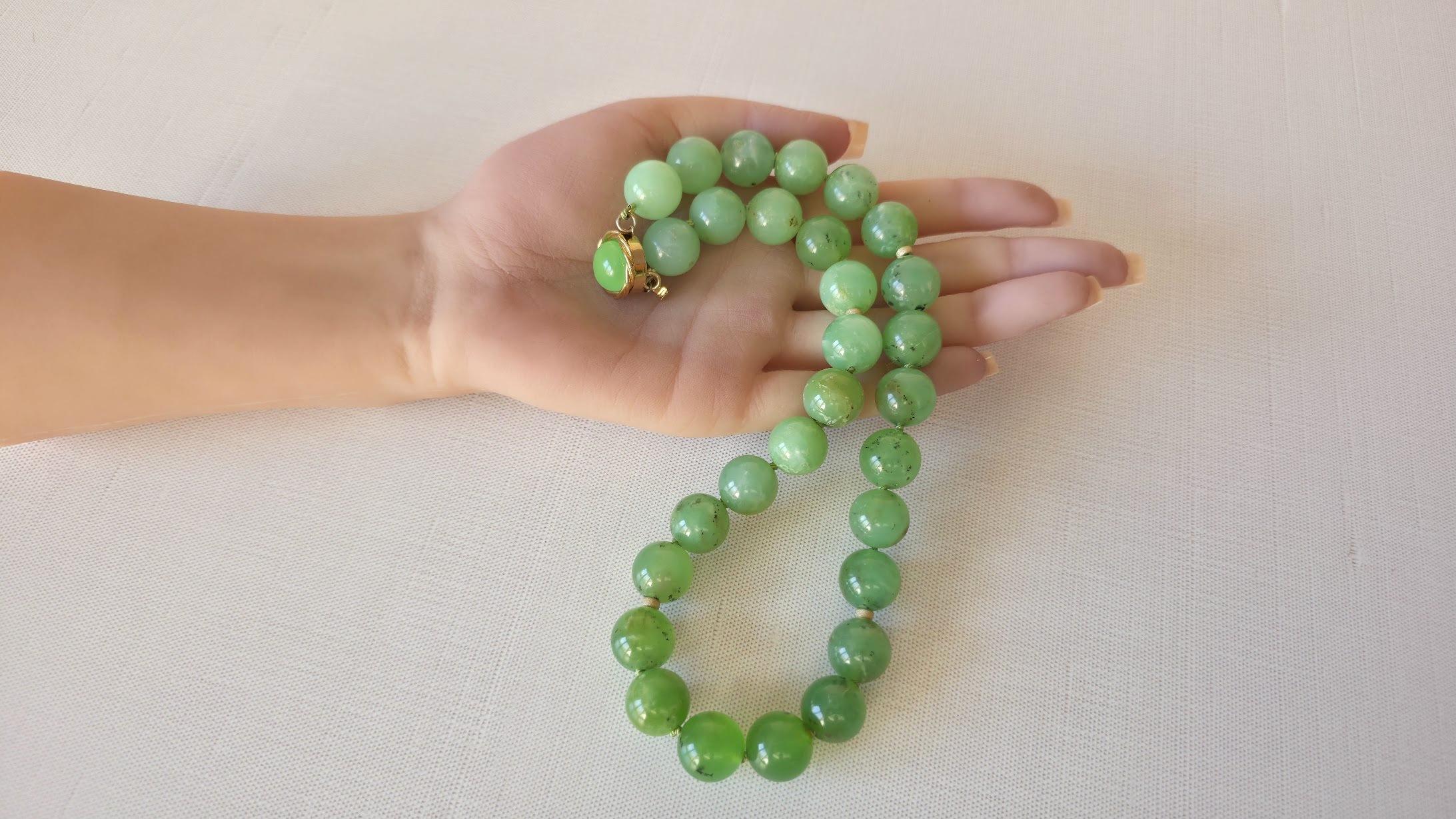 Collana di crisoprasio australiano con perline in vendita 7