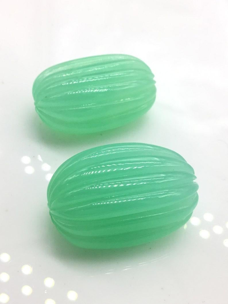 Size 16x23 mm
Weight 62.20 cts
1 Pair