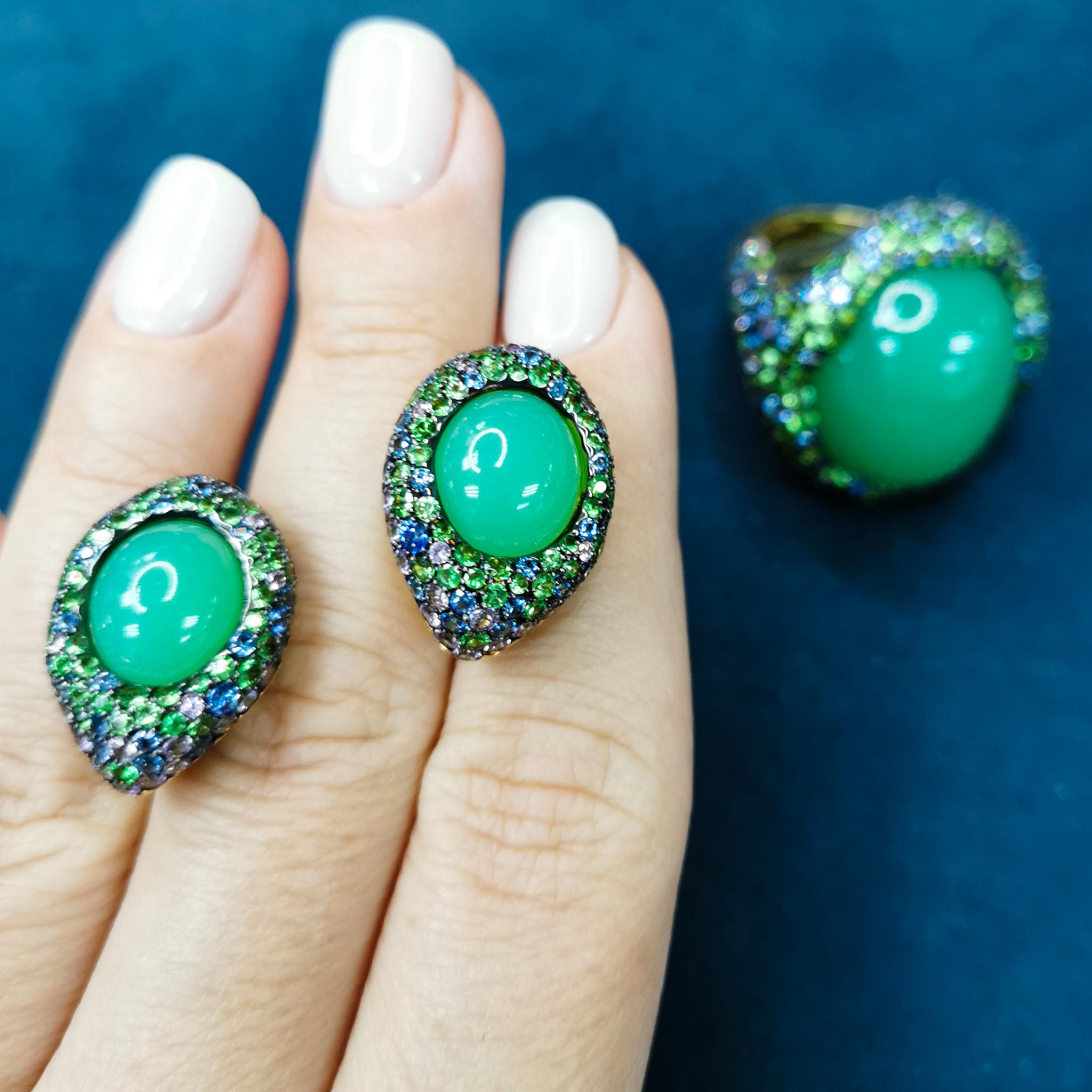 Australian Chrysoprase Sapphires Tsavorites 18 Karat Yellow Gold Suite For Sale 3