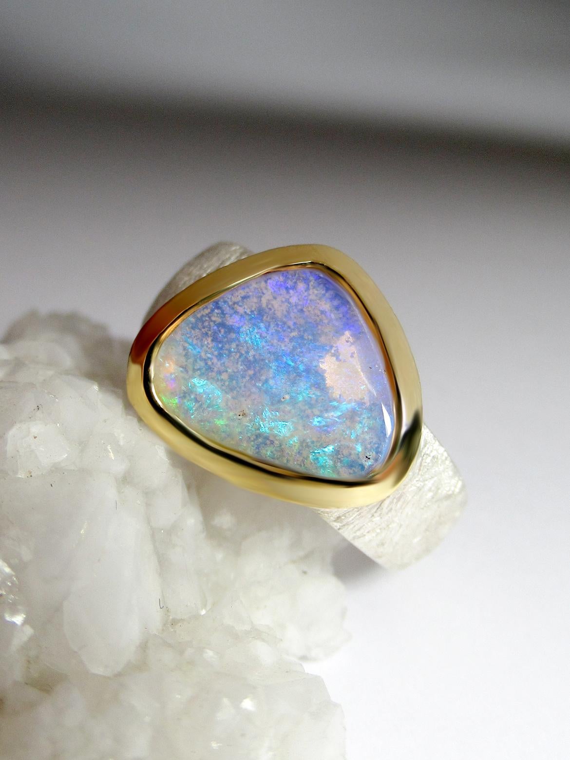 Artisan Australian Crystal Opal Ring Silver 18K Gold neon wedding anniversary For Sale