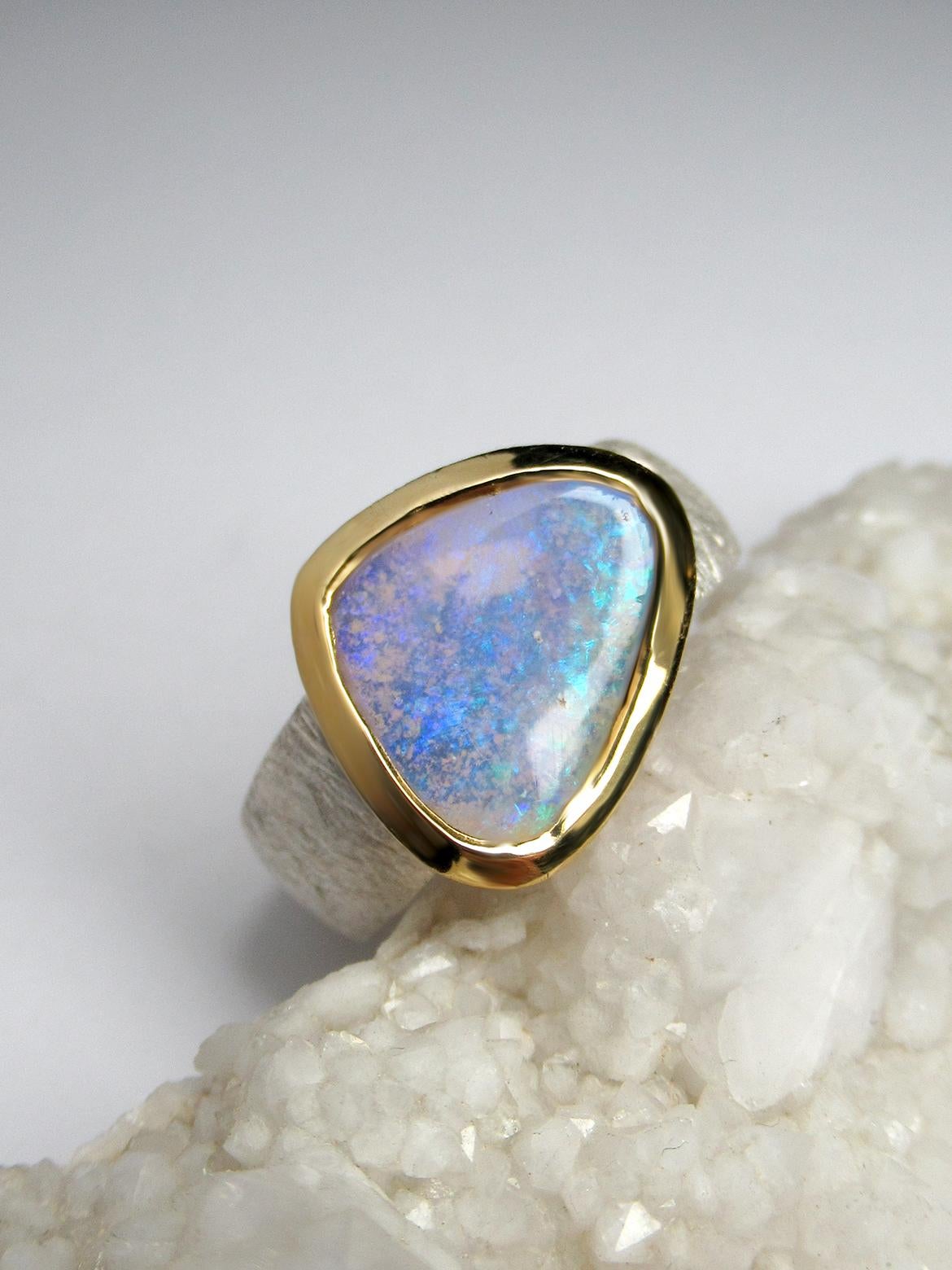 Australian Crystal Opal Ring Silver 18K Gold neon wedding anniversary For Sale 2