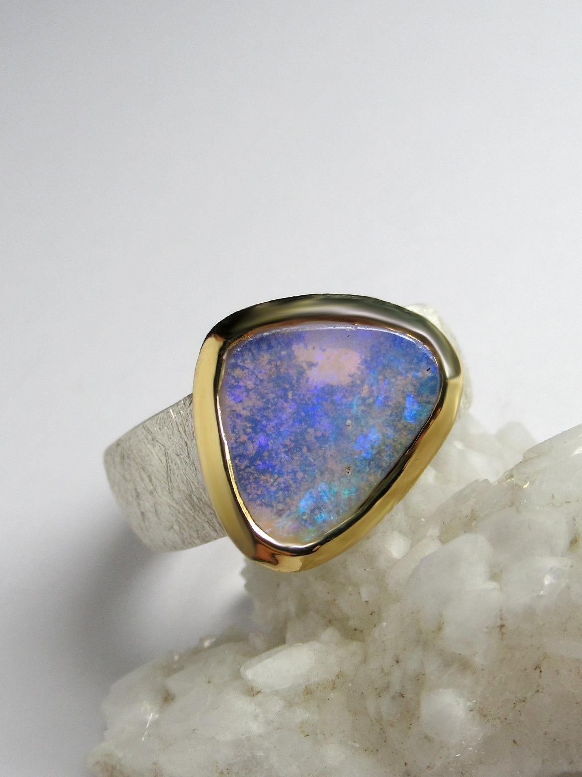 Australian Crystal Opal Ring Silver 18K Gold neon wedding anniversary For Sale 3