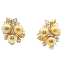 Orecchini a grappolo di perle australiane dorate dei mari del sud con diamanti bianchi e gialli a 18 carati