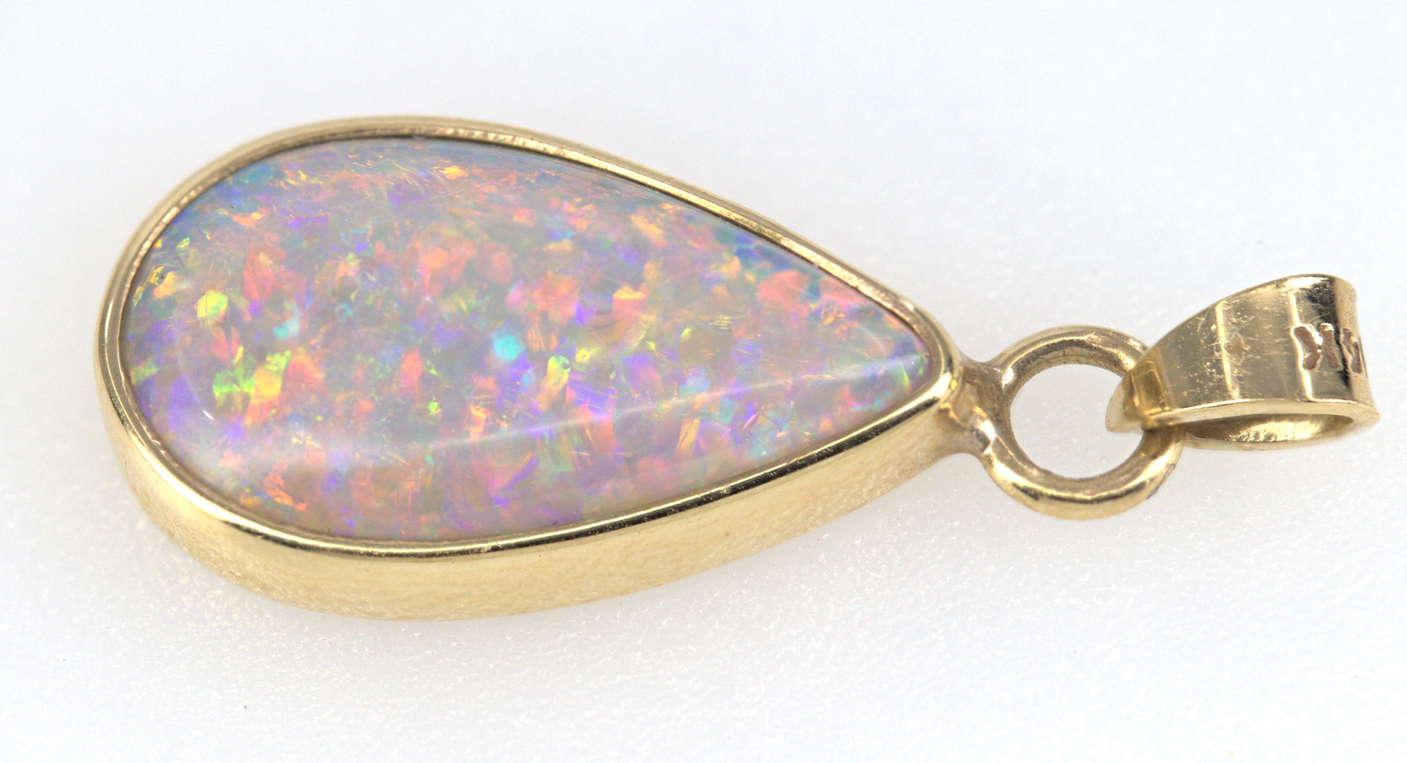 Australian Grey Crystal Opal, 14K Yellow Gold Pendant For Sale 2