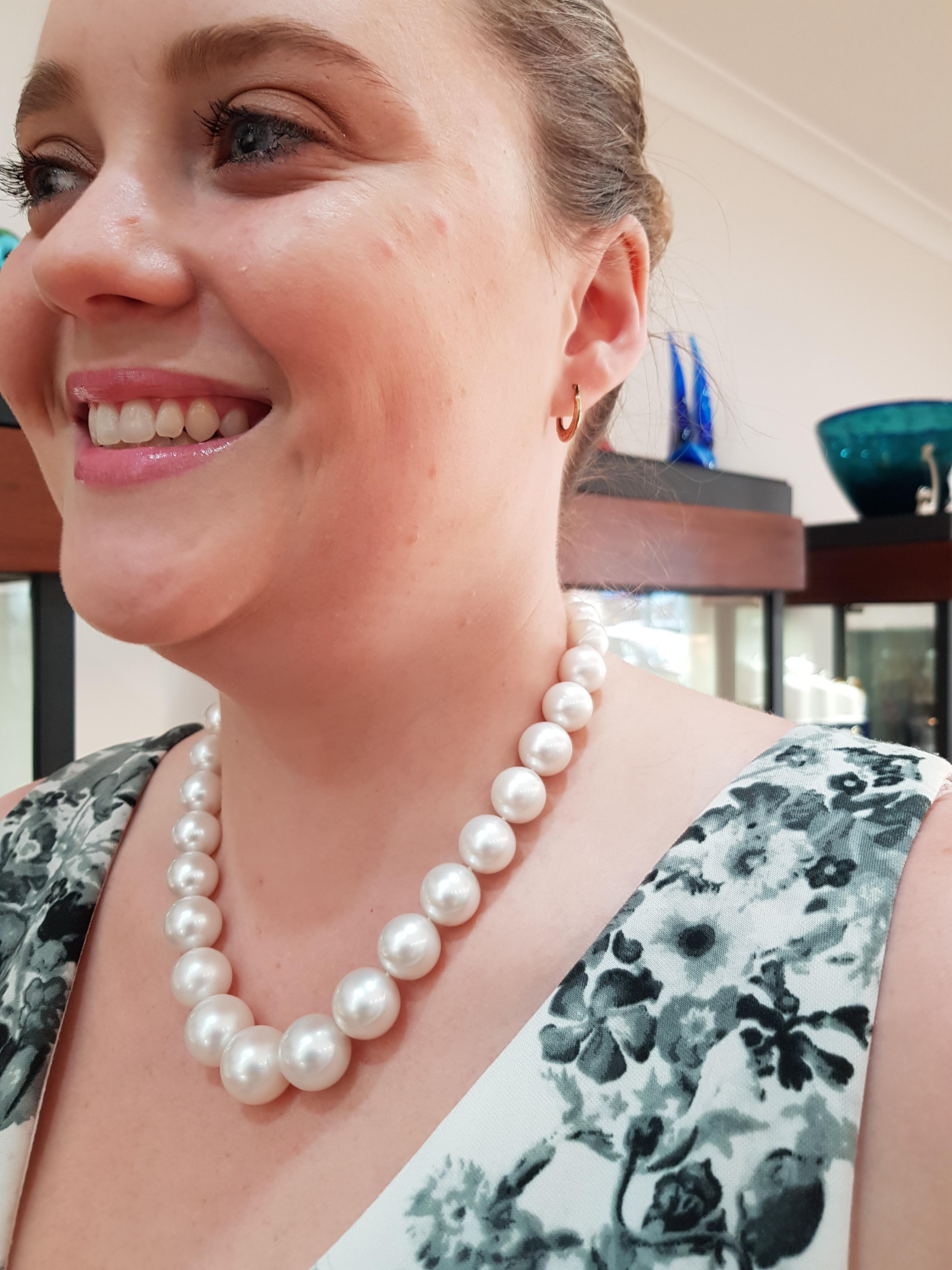 Australian High Luster White 13-18.7mm South Sea Round Pearl Necklace For Sale 1