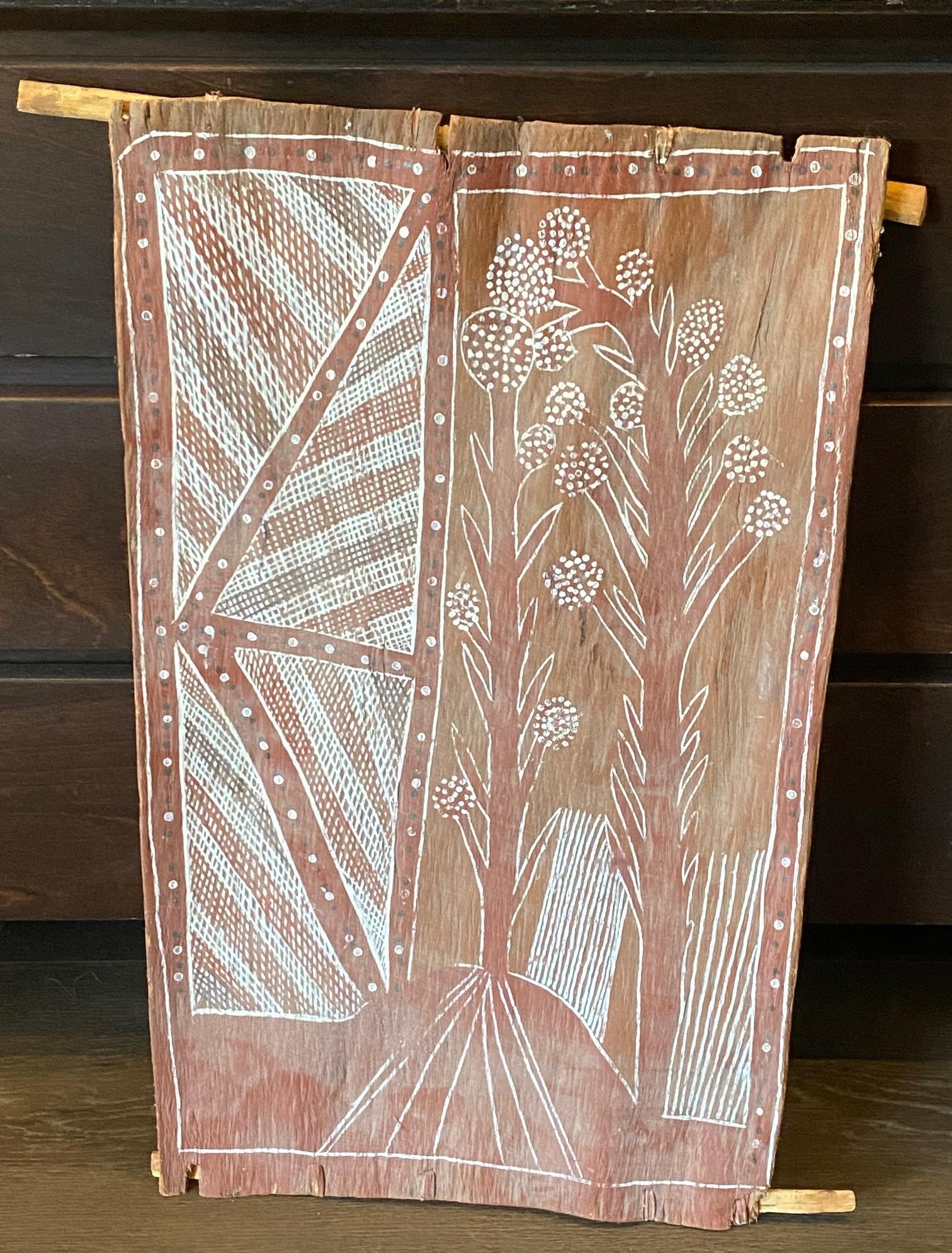 Artisanat Art aborigène australien signé Fleur d'arbre Paysage Peinture d'écorce en vente
