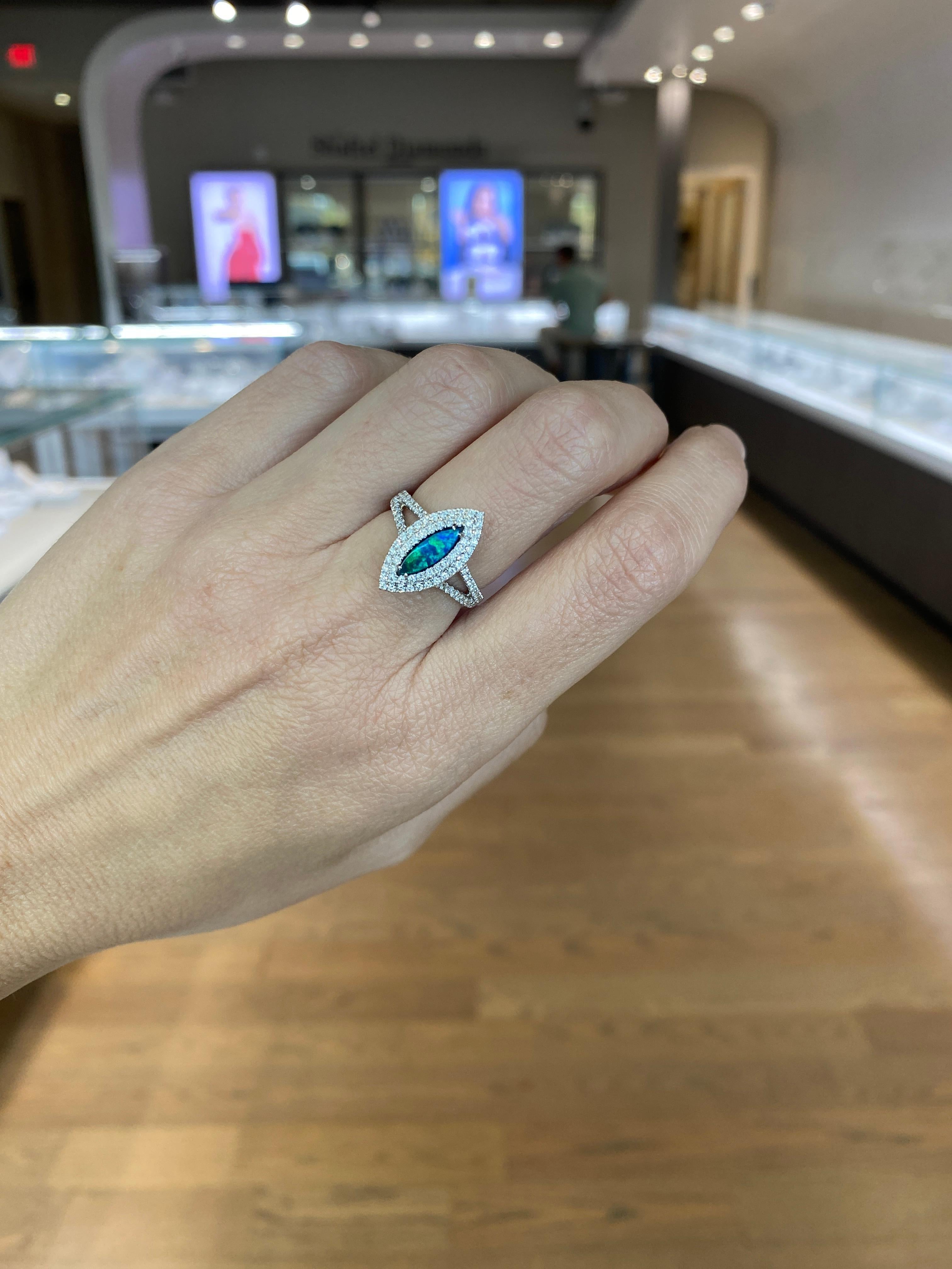Australian Lightning Ridge Diamantring mit Marquise-Opal in Form eines Marquise-Opals und doppeltem Halo im Angebot 5