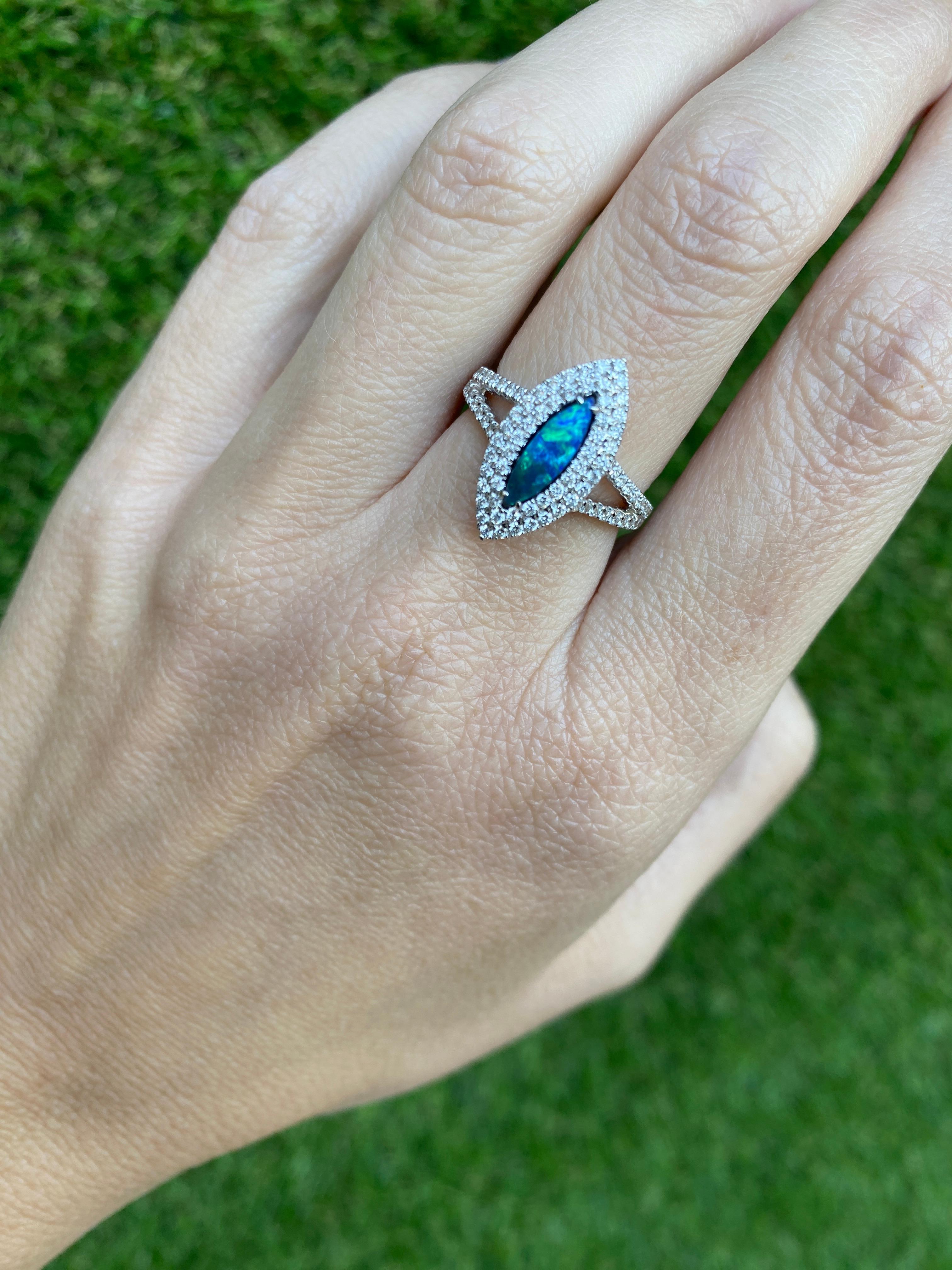Australian Lightning Ridge Diamantring mit Marquise-Opal in Form eines Marquise-Opals und doppeltem Halo im Angebot 6