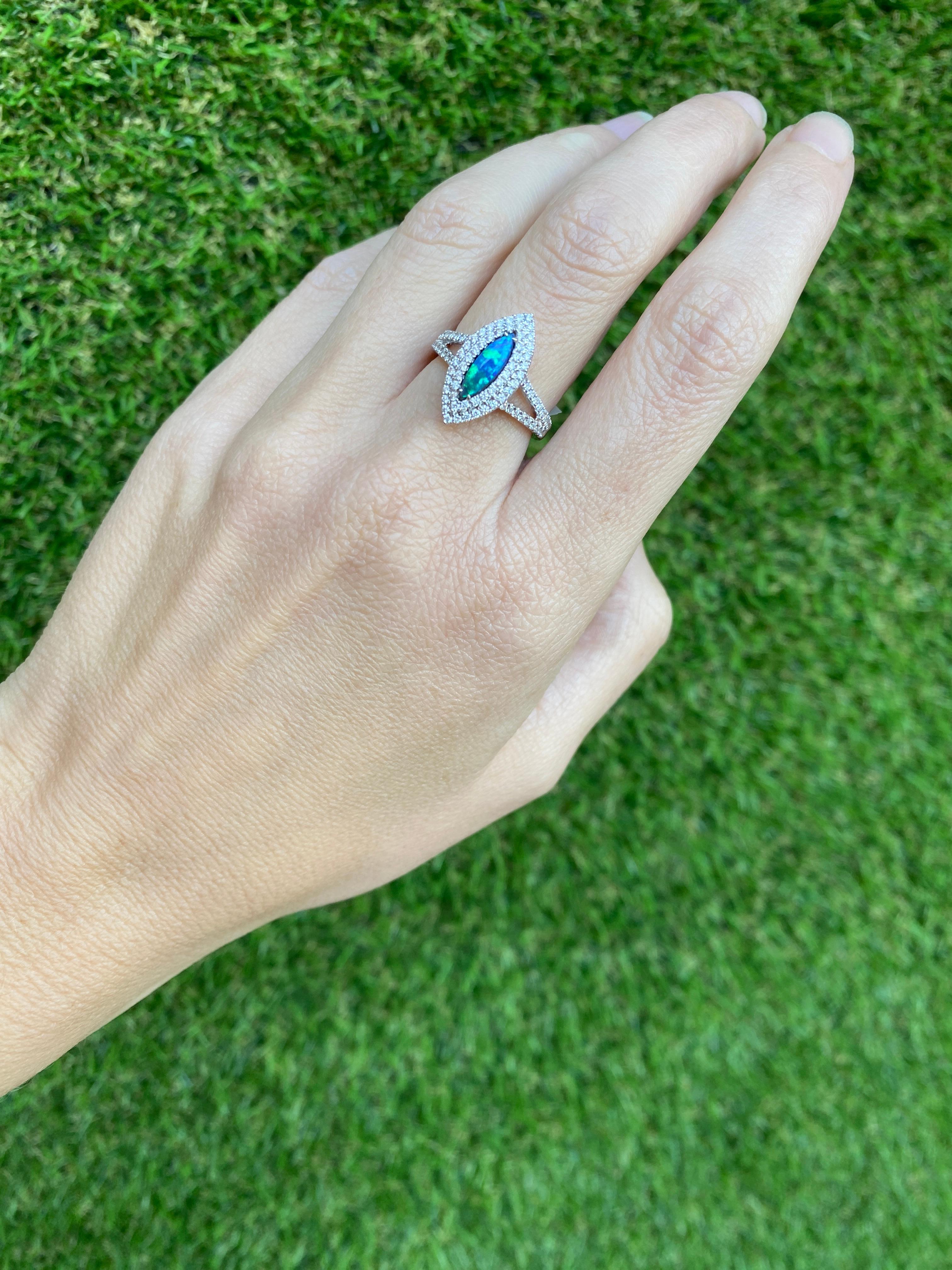 Australian Lightning Ridge Diamantring mit Marquise-Opal in Form eines Marquise-Opals und doppeltem Halo im Angebot 7