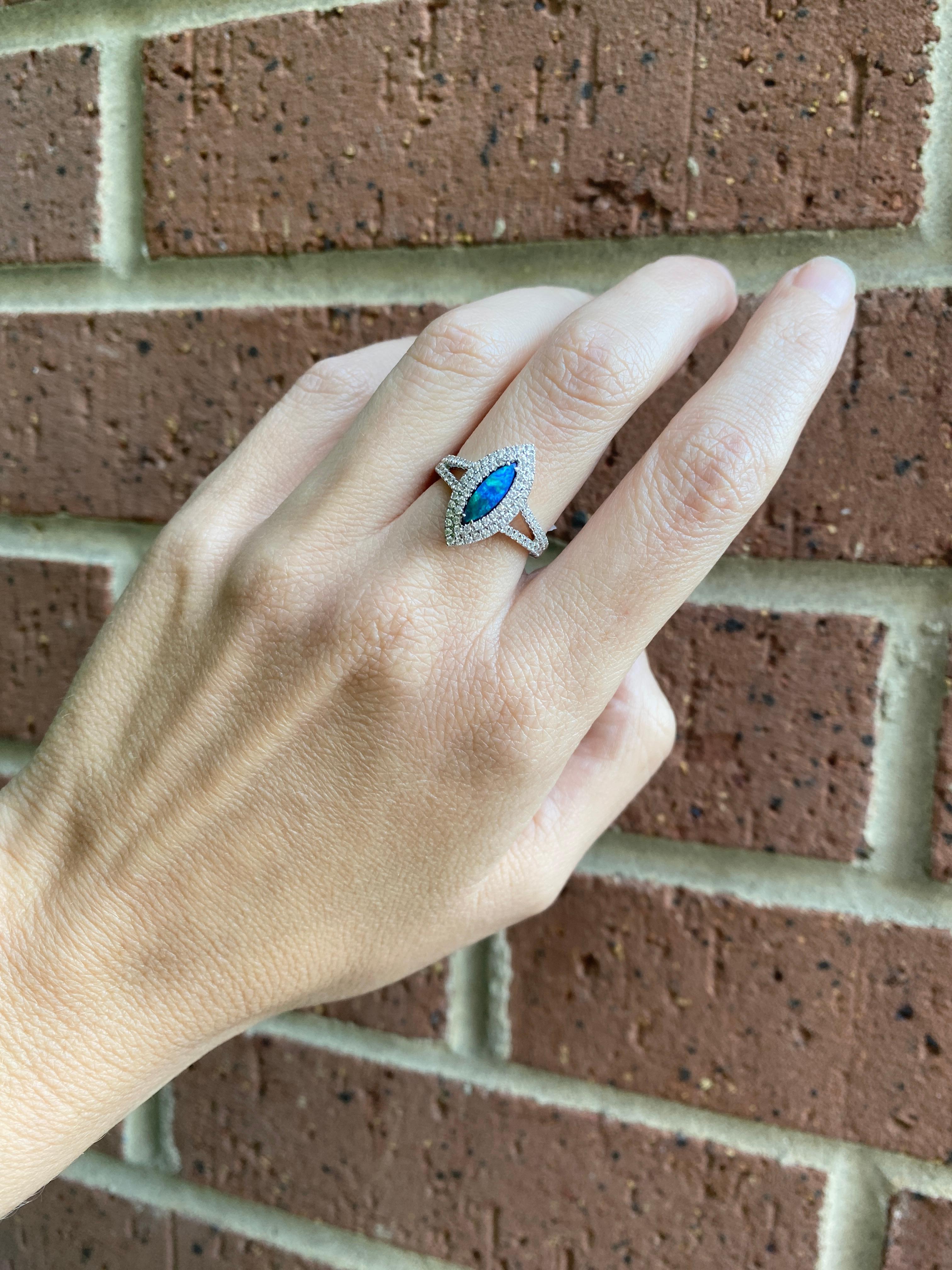 Australian Lightning Ridge Diamantring mit Marquise-Opal in Form eines Marquise-Opals und doppeltem Halo im Angebot 4