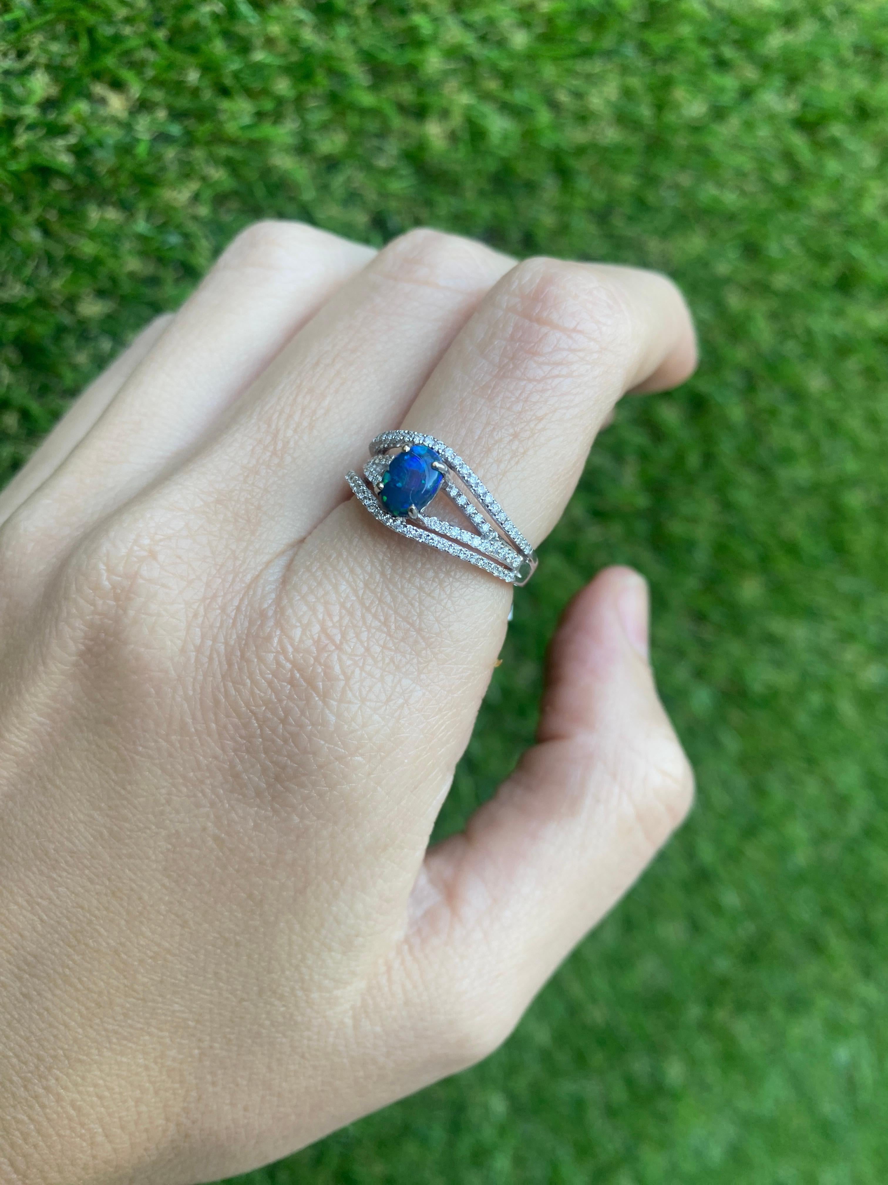 Australian Lightning Ridge Oval Blue Opal and Diamond 18 Karat White Gold Ring For Sale 2