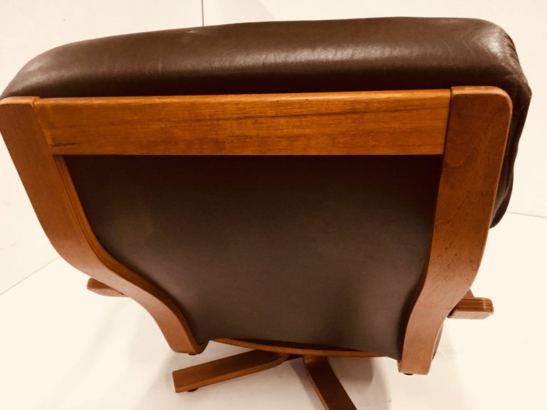 Australian Midcentury Danish Deluxe Leather Armchair, circa 1960s For