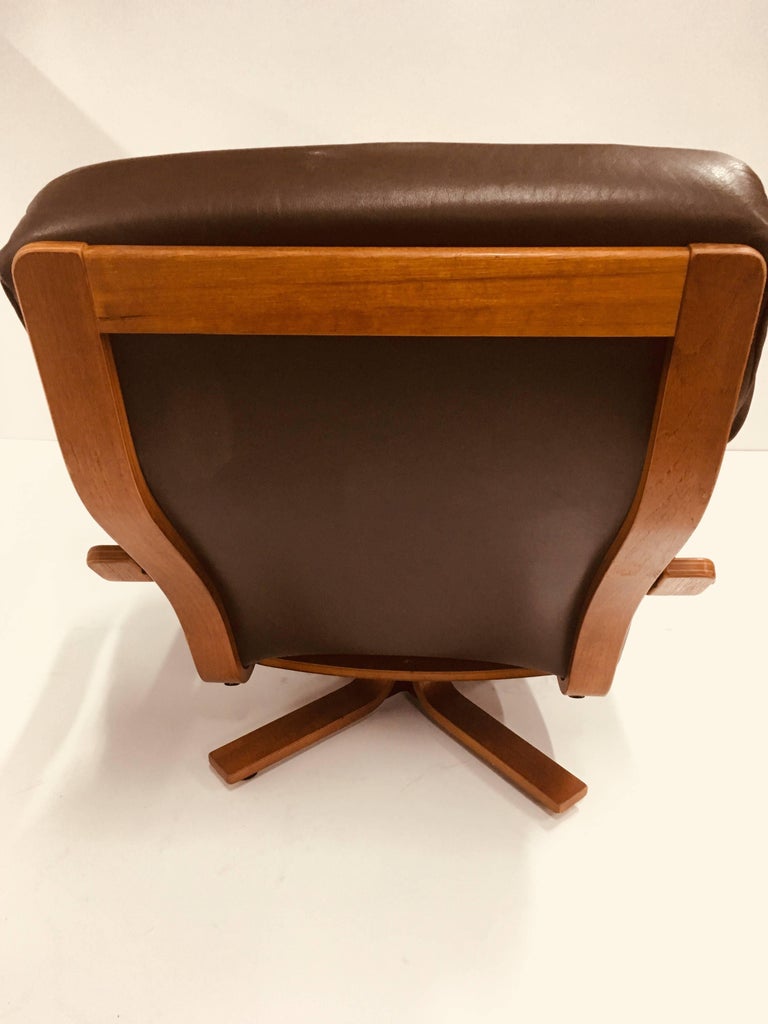 Australian Midcentury Danish Deluxe Leather Armchair, circa 1960s For