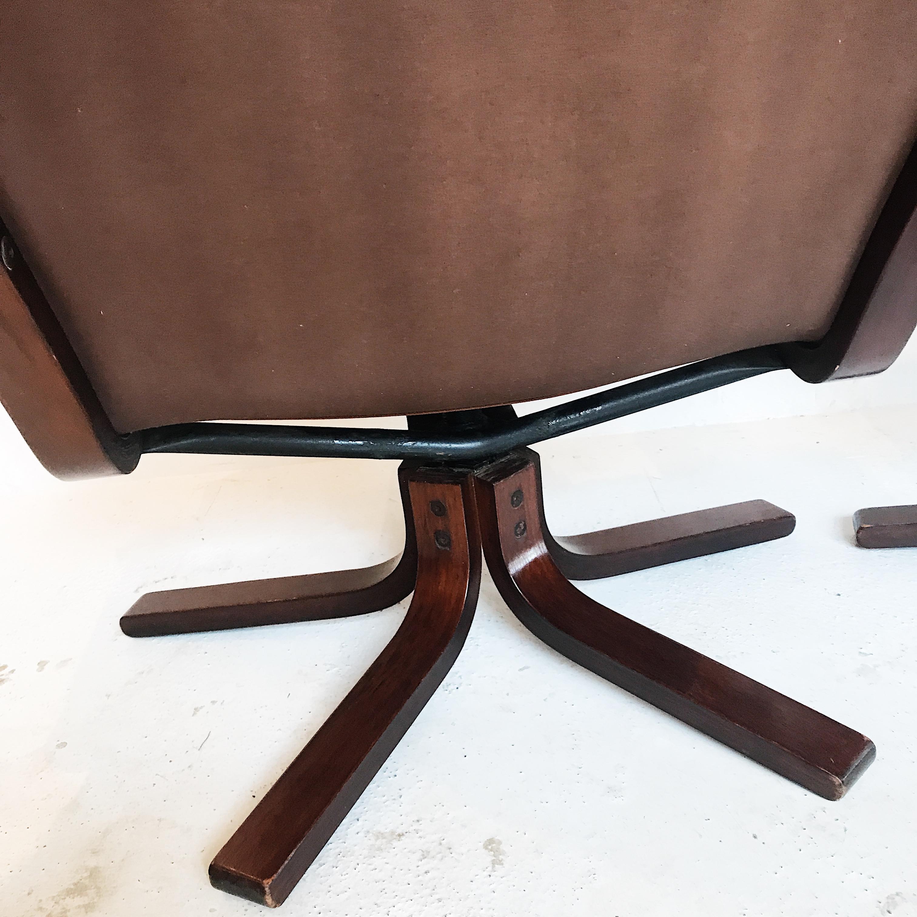 Australian Mid-Century Modern Nude Leather Armchairs by Gerald Easden for Module For Sale 3