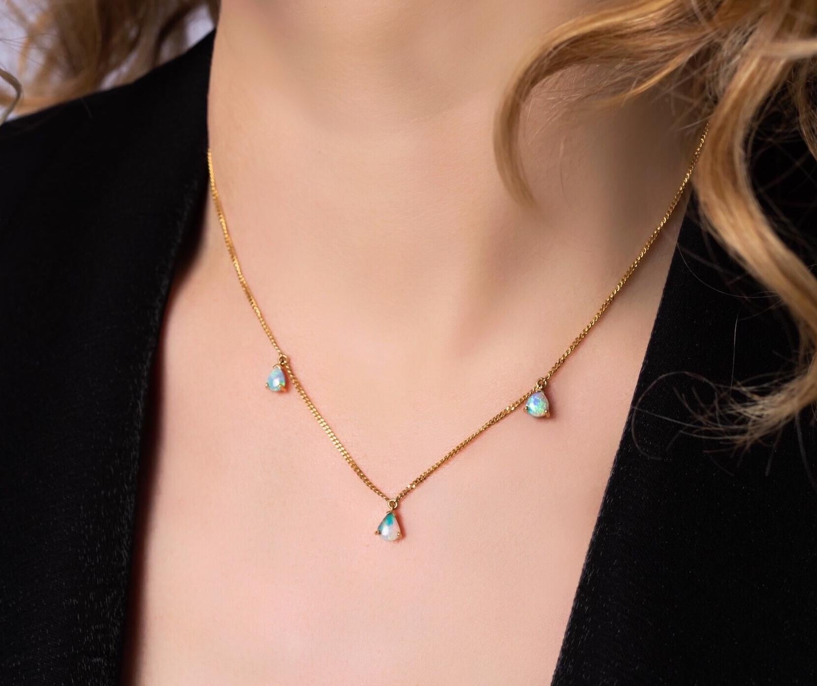Contemporary Australian Natural Untreated Boulder Opals Necklace in 18k Yellow Gold For Sale