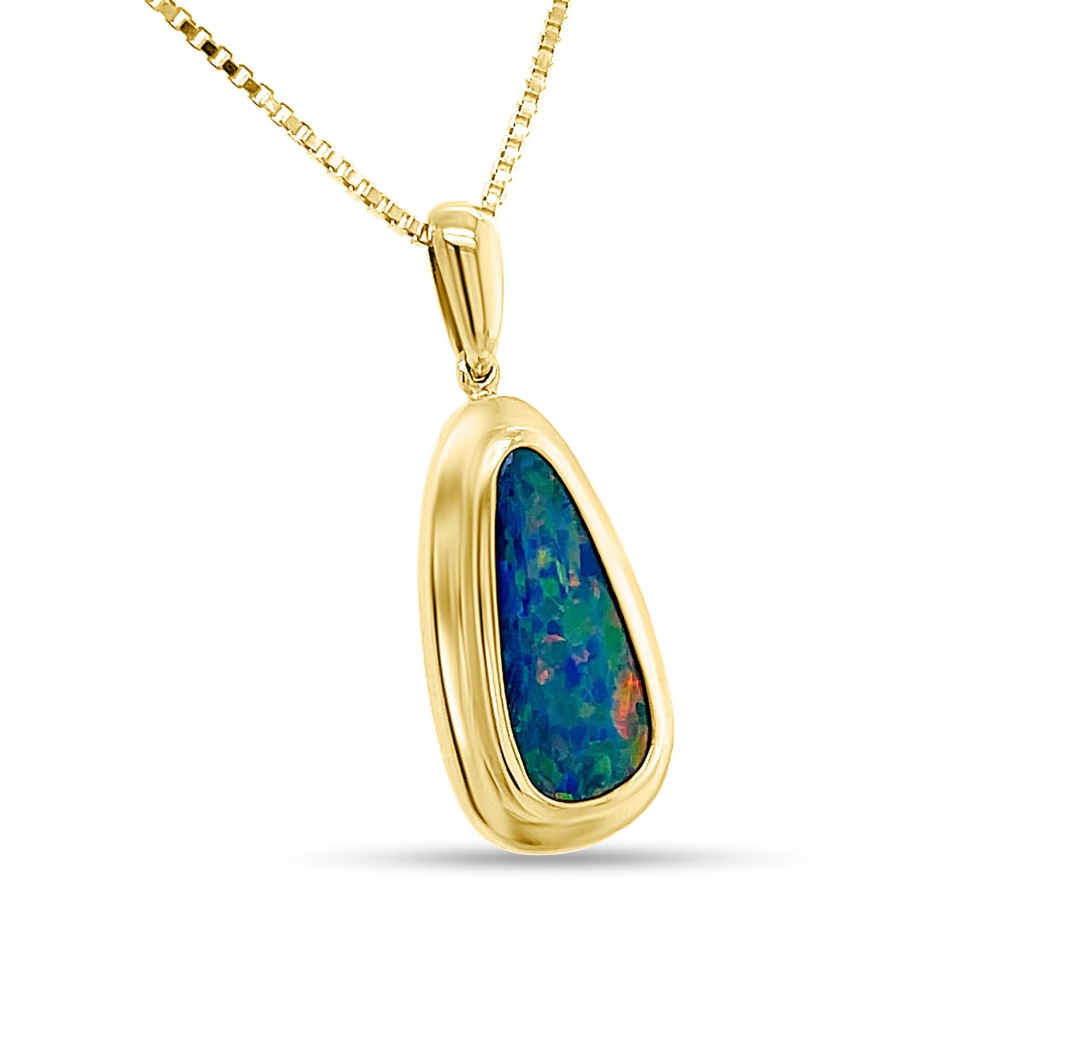 Cabochon Australian Natural Opal 1.45ct Pendant in 18K Yellow Gold
