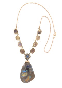 Halskette mit australischem Opal 14 Karat Gelbgold und Diamanten-Anhänger