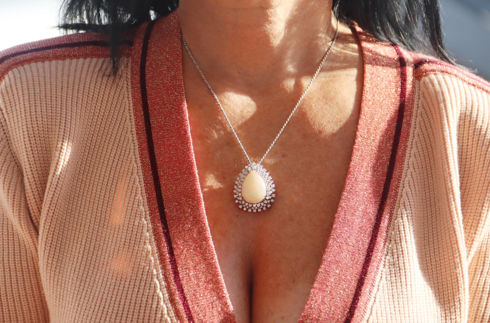 Australian Opal 18 Karat White Gold Diamonds Pendant Necklace For Sale 2