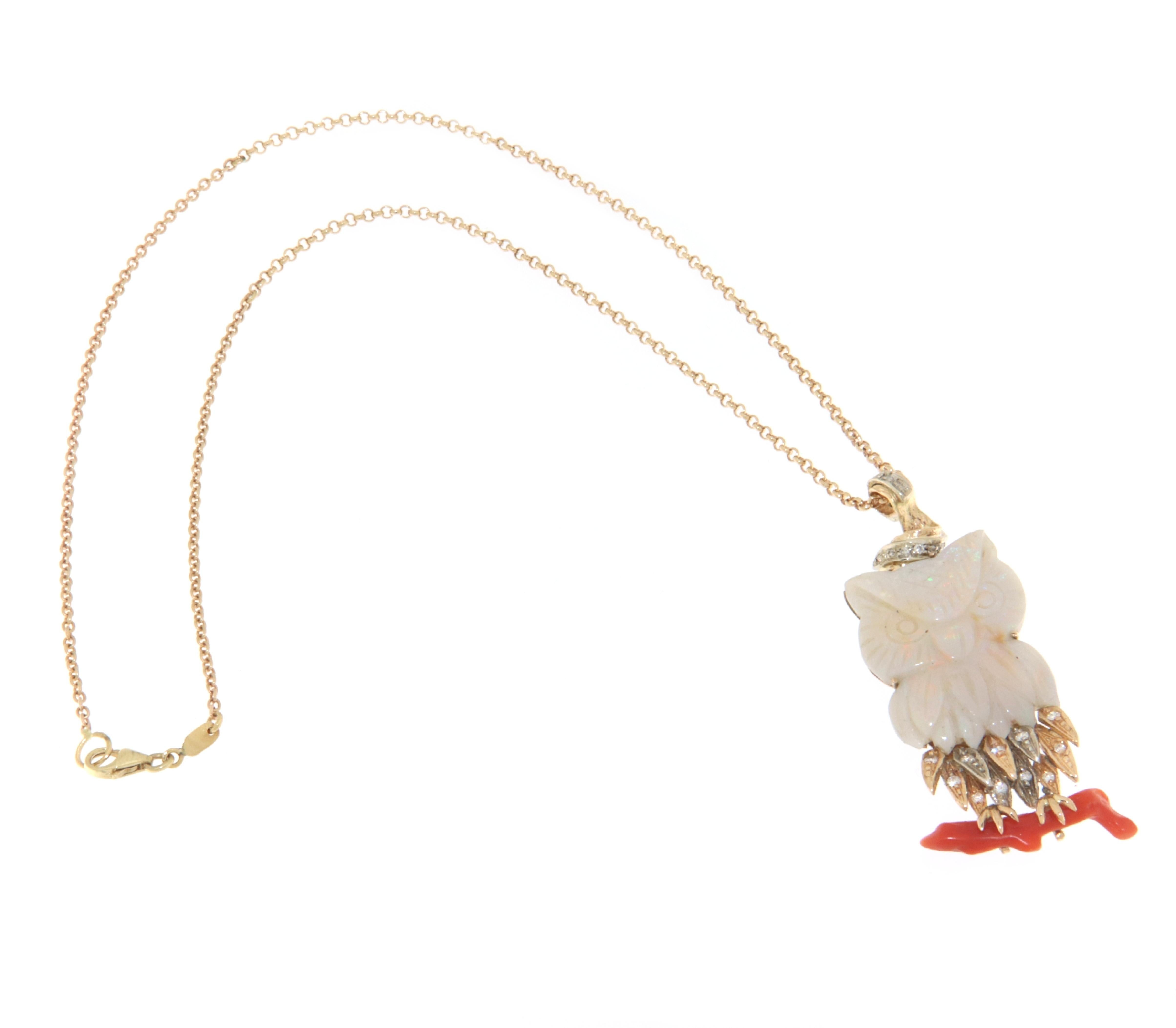 Round Cut Australian Opal 18 Karat Yellow Gold Diamonds Coral Pendant Necklace  For Sale