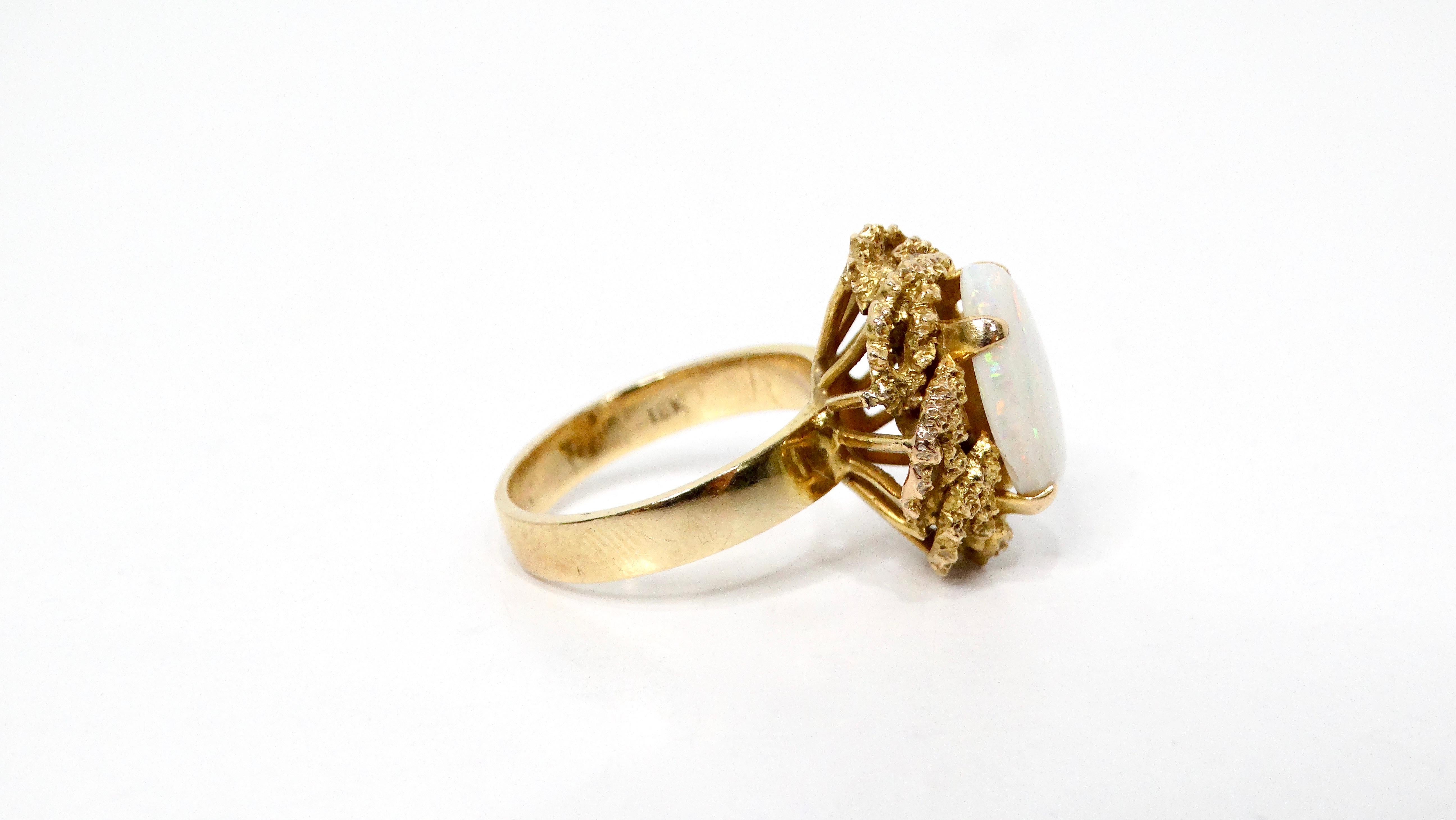 Australian Opal 18k Gold Cocktail Ring circa 1970s In Good Condition For Sale In Scottsdale, AZ