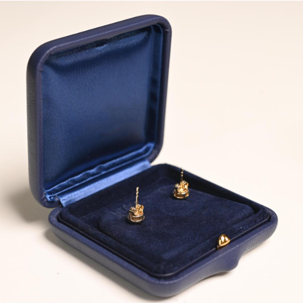 Taglio rotondo Orecchini a cerchio con opale australiano (circa 0,5 carati), oro giallo in vendita