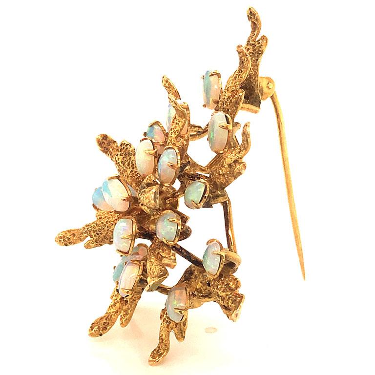 Australian Opal Cluster Brooch in 14k Yellow Gold In Good Condition In Honolulu, HI