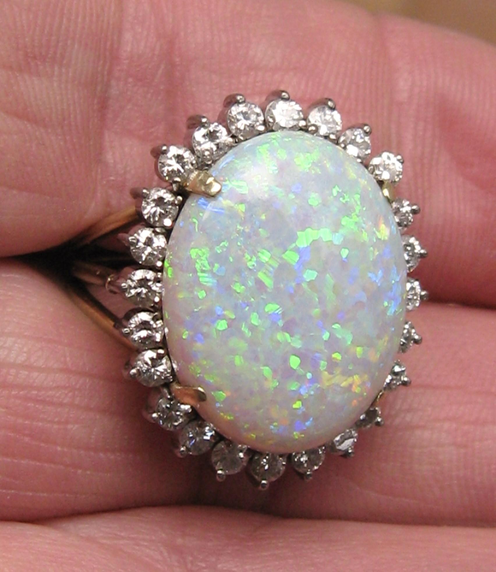 Australian Opal and Diamond Gold Cocktail Ring, 1960s 13+ Carat In Good Condition For Sale In Wallkill, NY