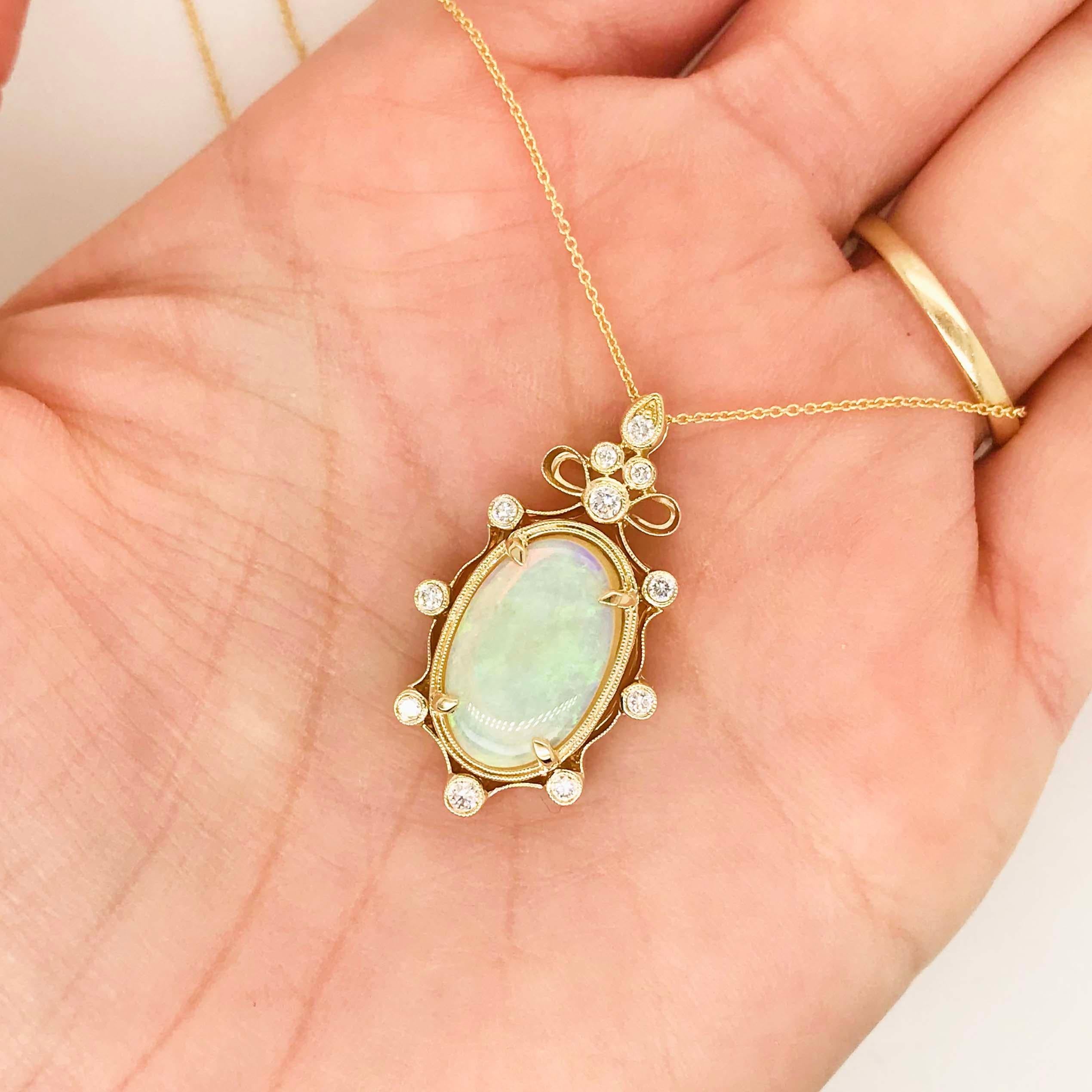 Australischer Opal- und Diamant-Anhänger und Kette 3 Karat Opal 14 Karat Gelbgold 1