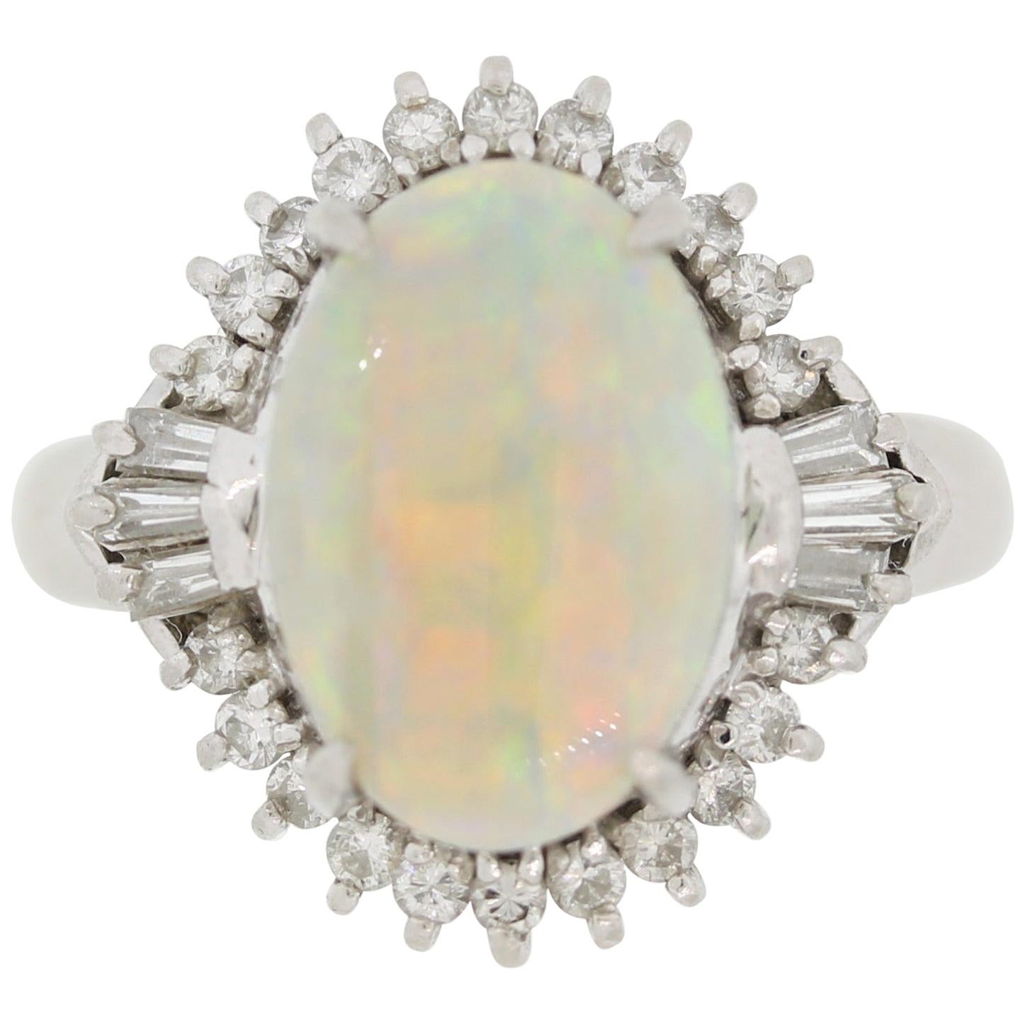 Bague en platine avec opale d'Australie et diamant