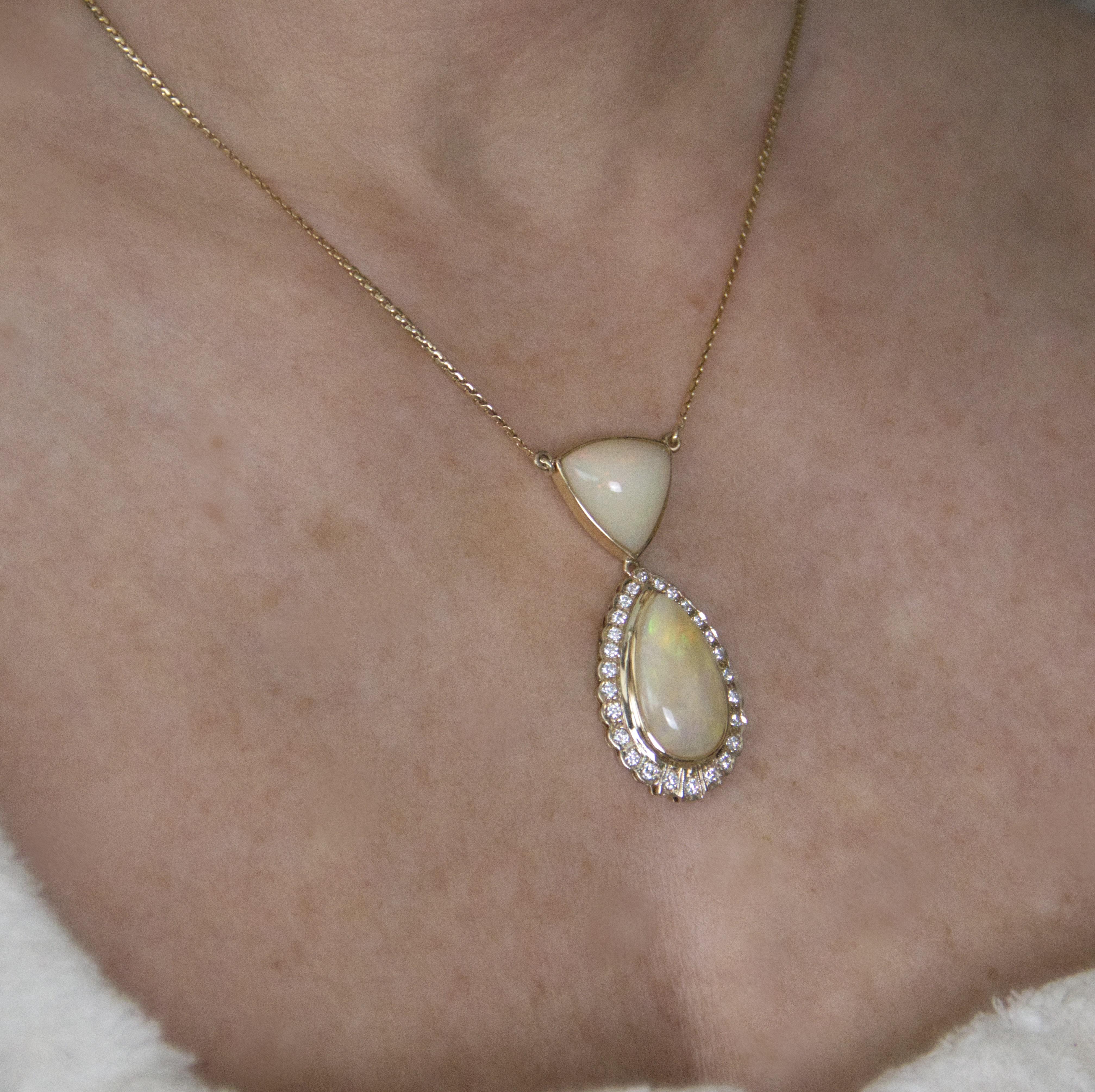 Australian Opal Diamonds 18 Karat Yellow Gold Pendant Necklace For Sale 4