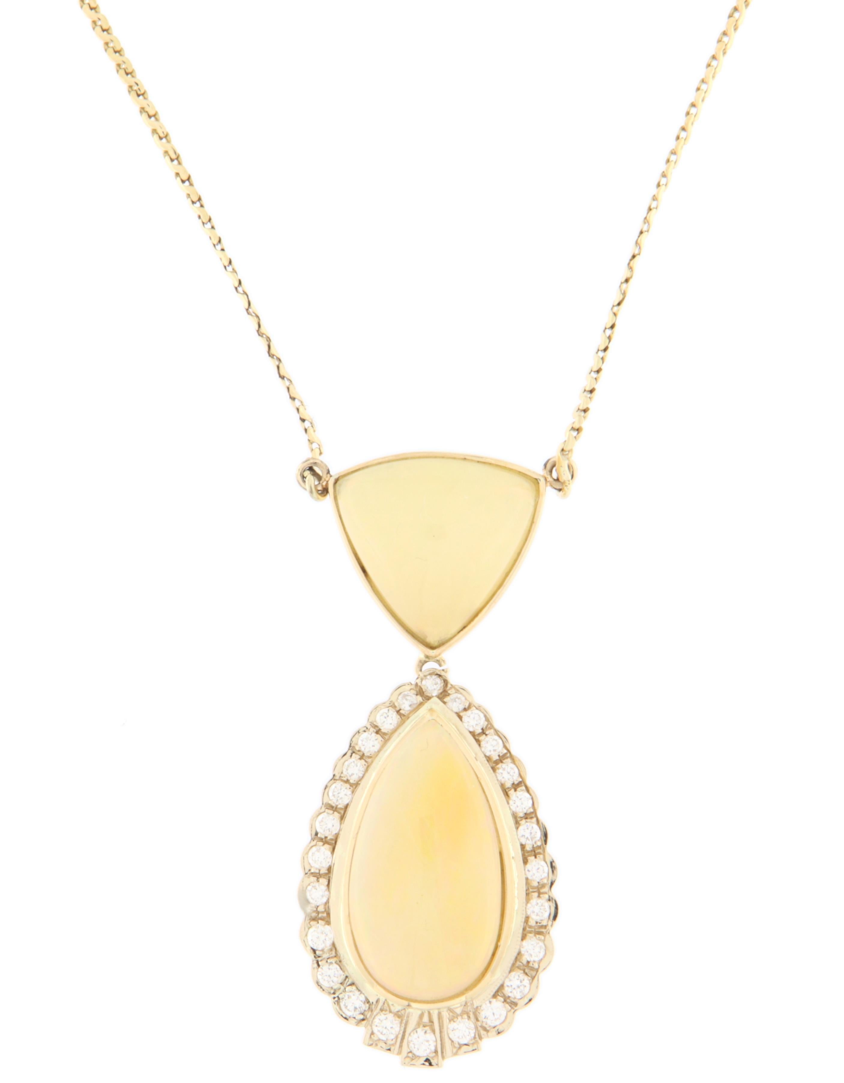 Australian Opal Diamonds 18 Karat Yellow Gold Pendant Necklace In New Condition For Sale In Marcianise, IT