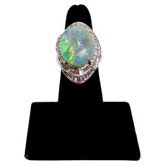 Platin-Cocktailring mit australischem Opal und Diamanten