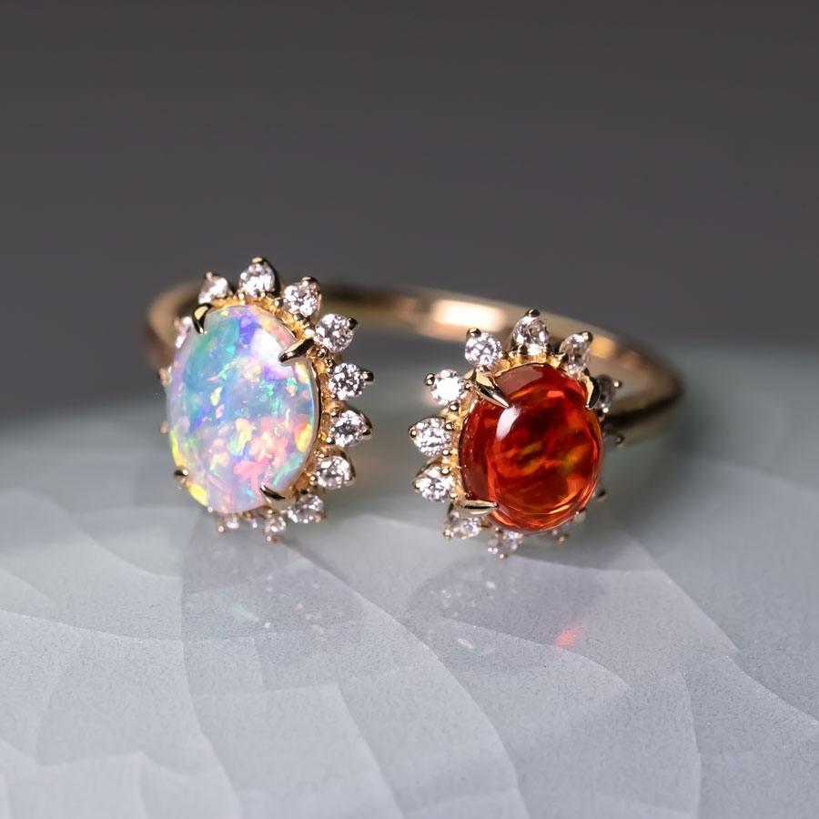 Solid Opal & Fire Opal Halo Diamond Engagement Ring 18K Yellow Gold en venta 4