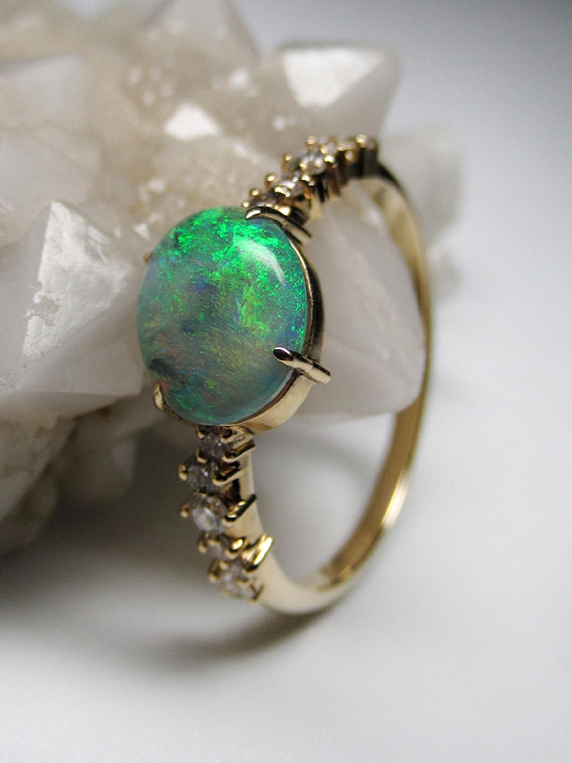 Australian Opal Gold Ring Diamonds Multicolor Сhanel Style Engagement Ring en vente 6