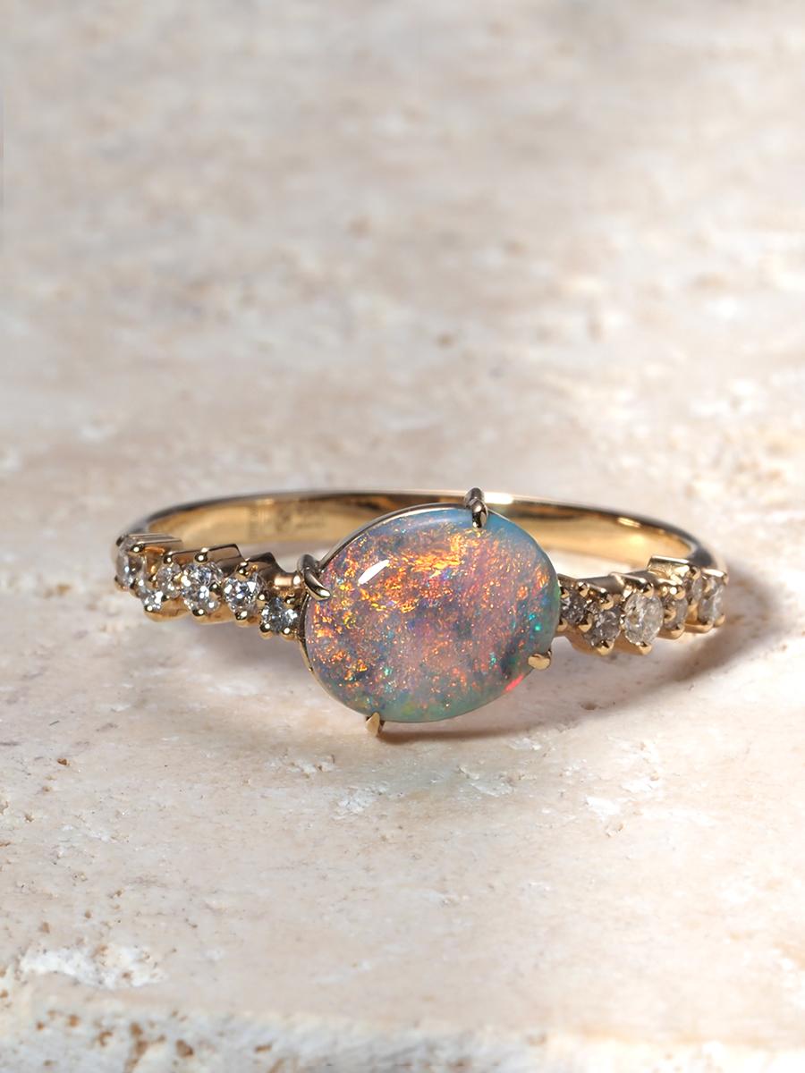 Australian Opal Gold Ring Diamonds Multicolor Сhanel Style Engagement Ring en vente 2