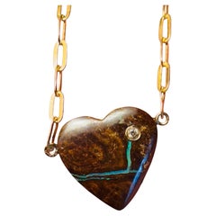 Collar Corazón de Ópalo Australiano con Diamante en Cadena Paperclip de Oro de 14k