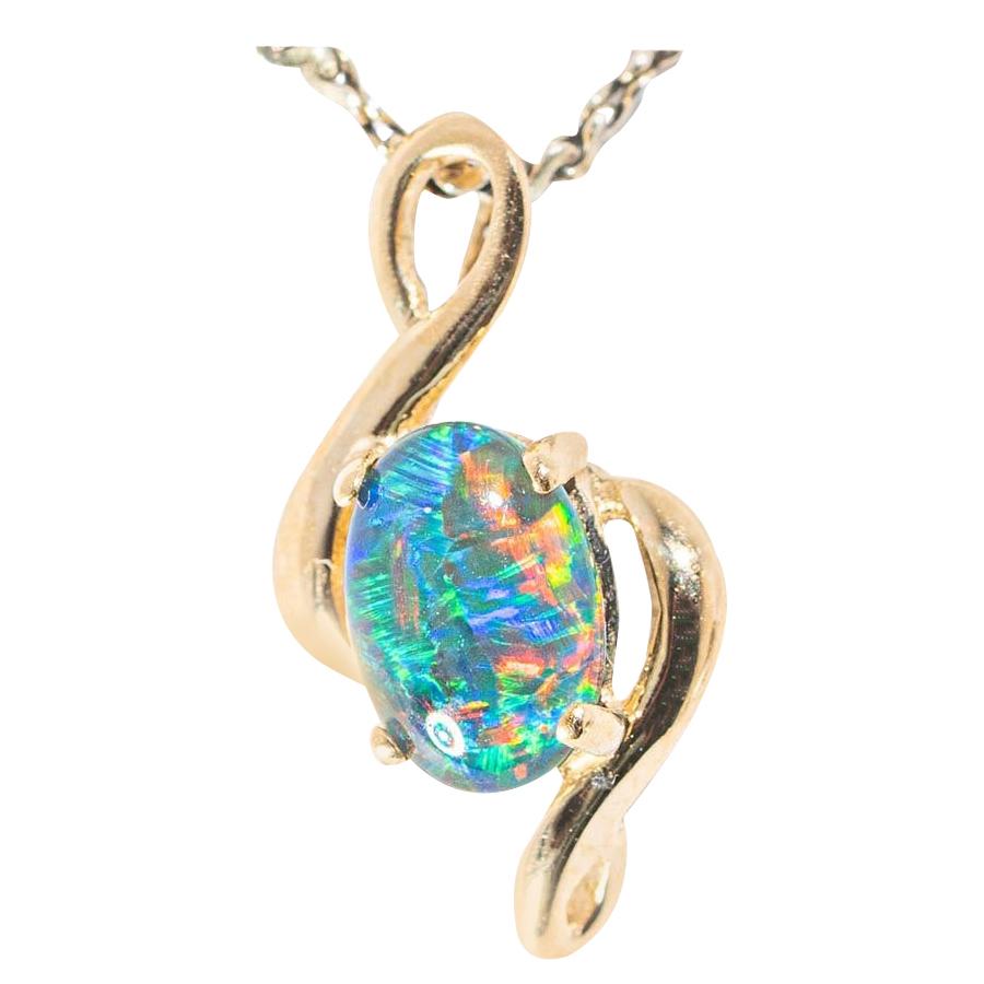 Australian Opal Necklace 14 Karat Yellow Gold For Sale