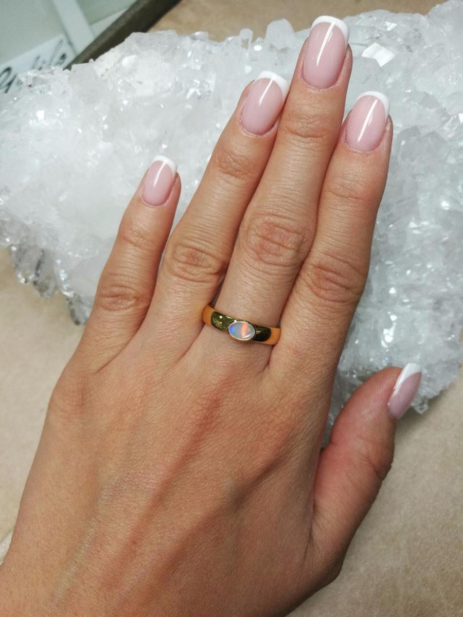 Bague en or 18 carats en opale australienne, cadeau d'anniversaire pour femme, cadeau de mariage pour personne spéciale en vente 1