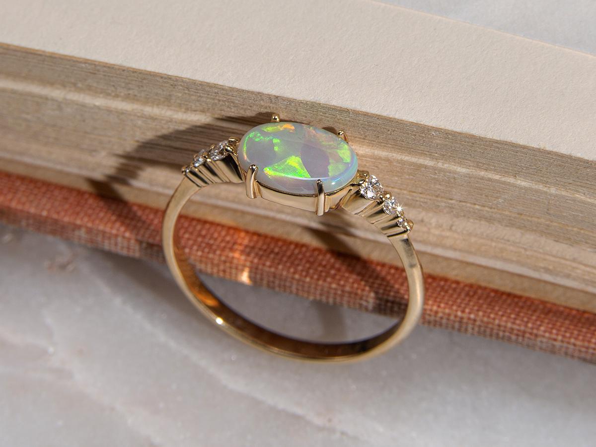 Australian Opal Ring Gold Unusual engagement Wednesday In New Condition In Berlin, DE
