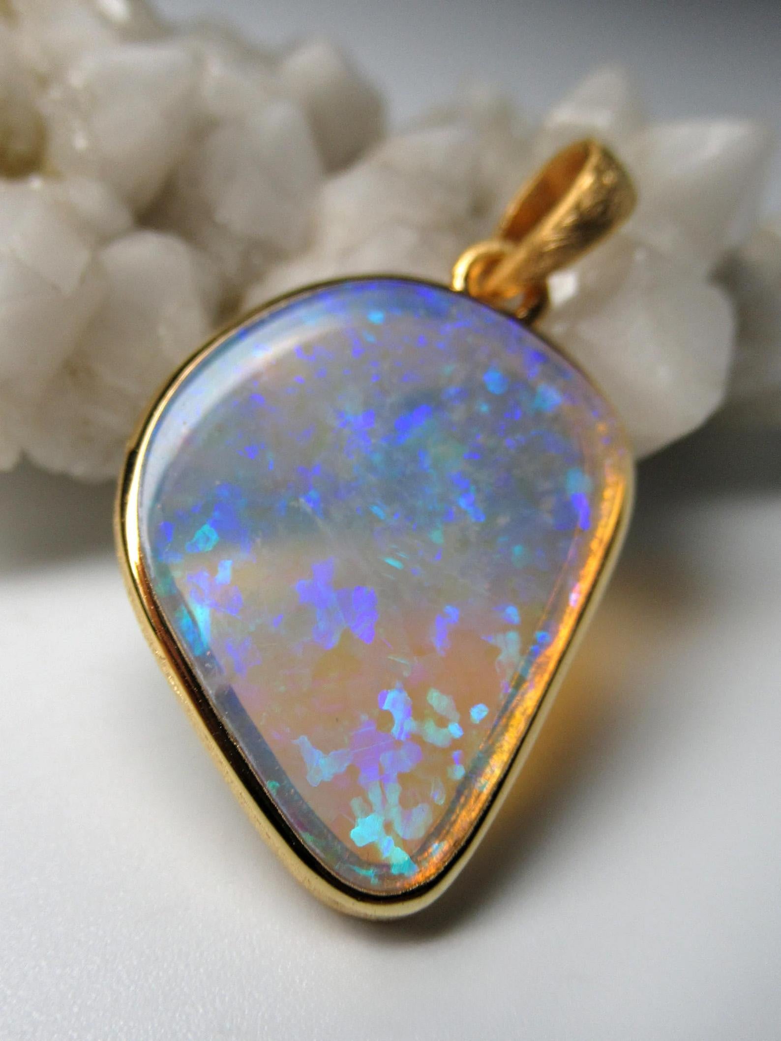 Australian Opal Silver Gold Plated Pendant Colorful Yellow Freeform Blue Stone  In New Condition In Berlin, DE