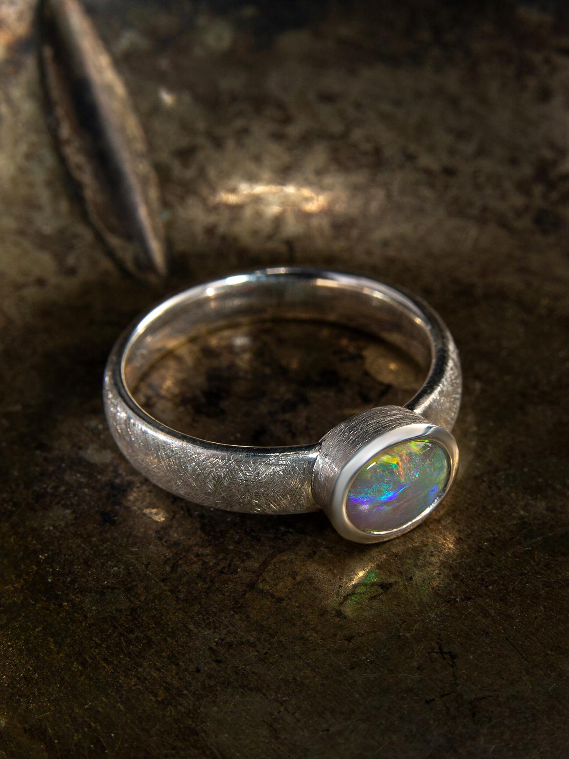 Sterling silver ring with natural Opal
opal origin - Australia
weight of the ring - 5.2 grams
stone measurements: 0.24 x 0.28 in / 6 х 7 mm
ring size - 8.25 US / 58 EU
ref No 2465