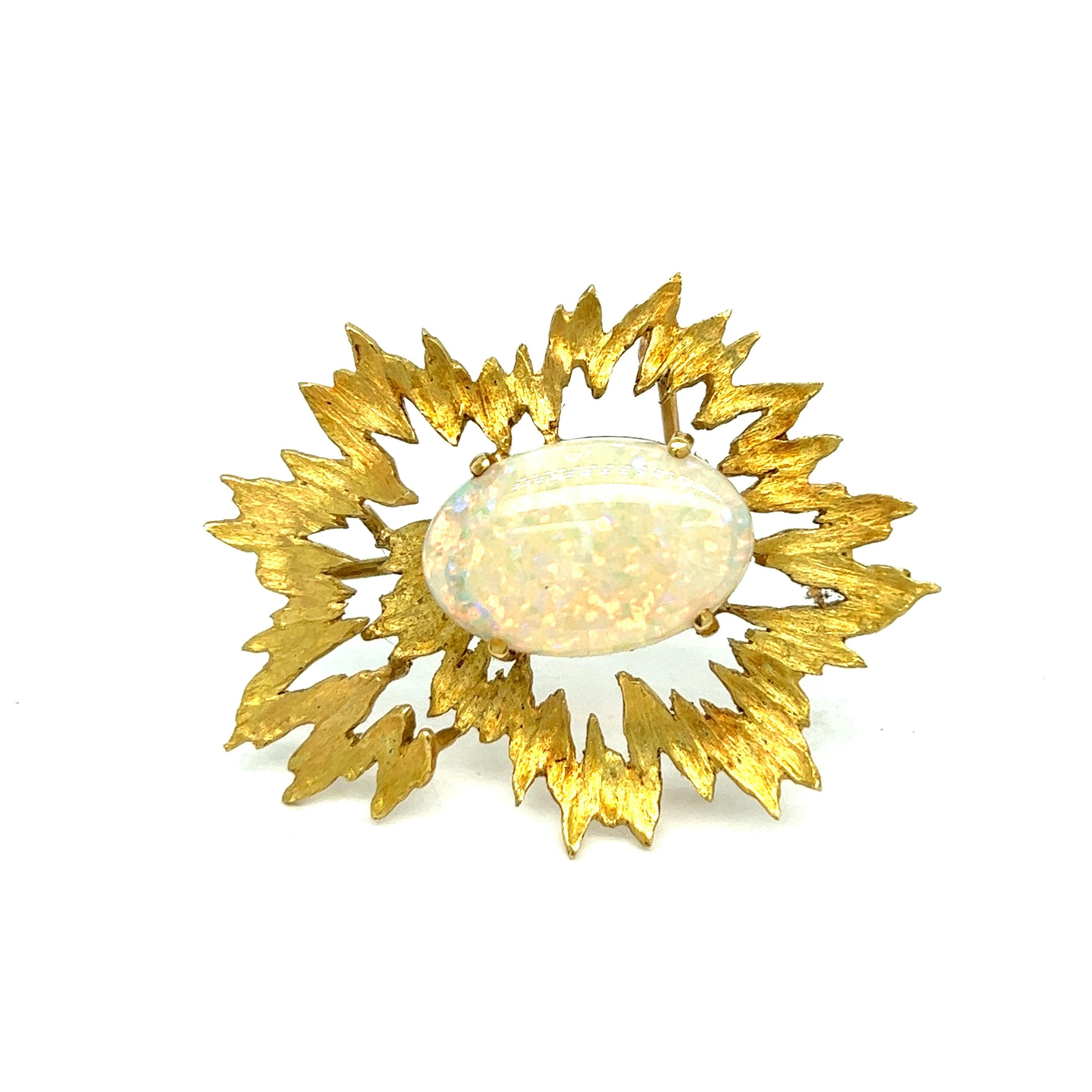 Australian Opal Yellow Gold Pendant Brooch In Excellent Condition For Sale In New York, NY