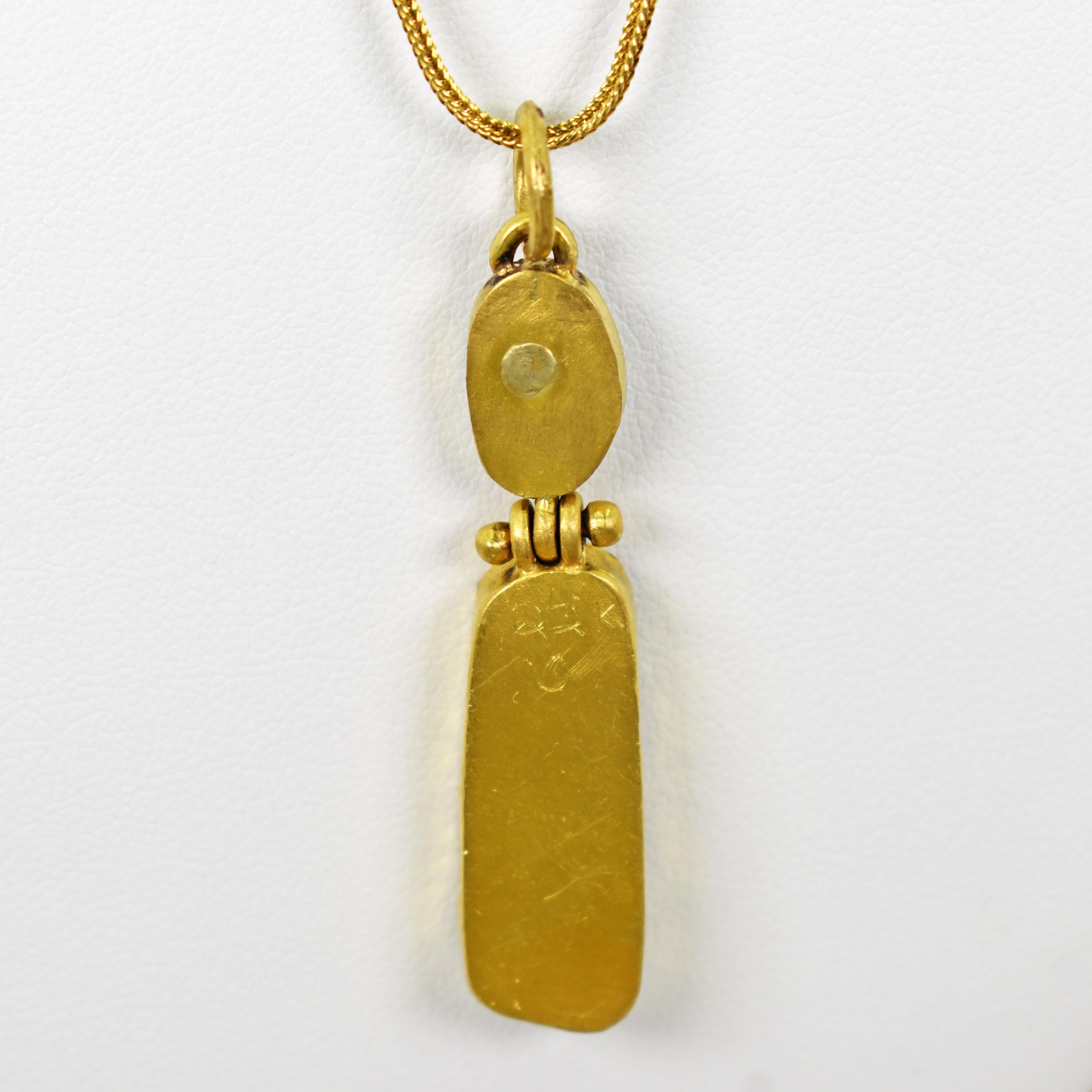 Contemporain Collier pendentif à charnière en or 22 carats et opales d'Australie en vente