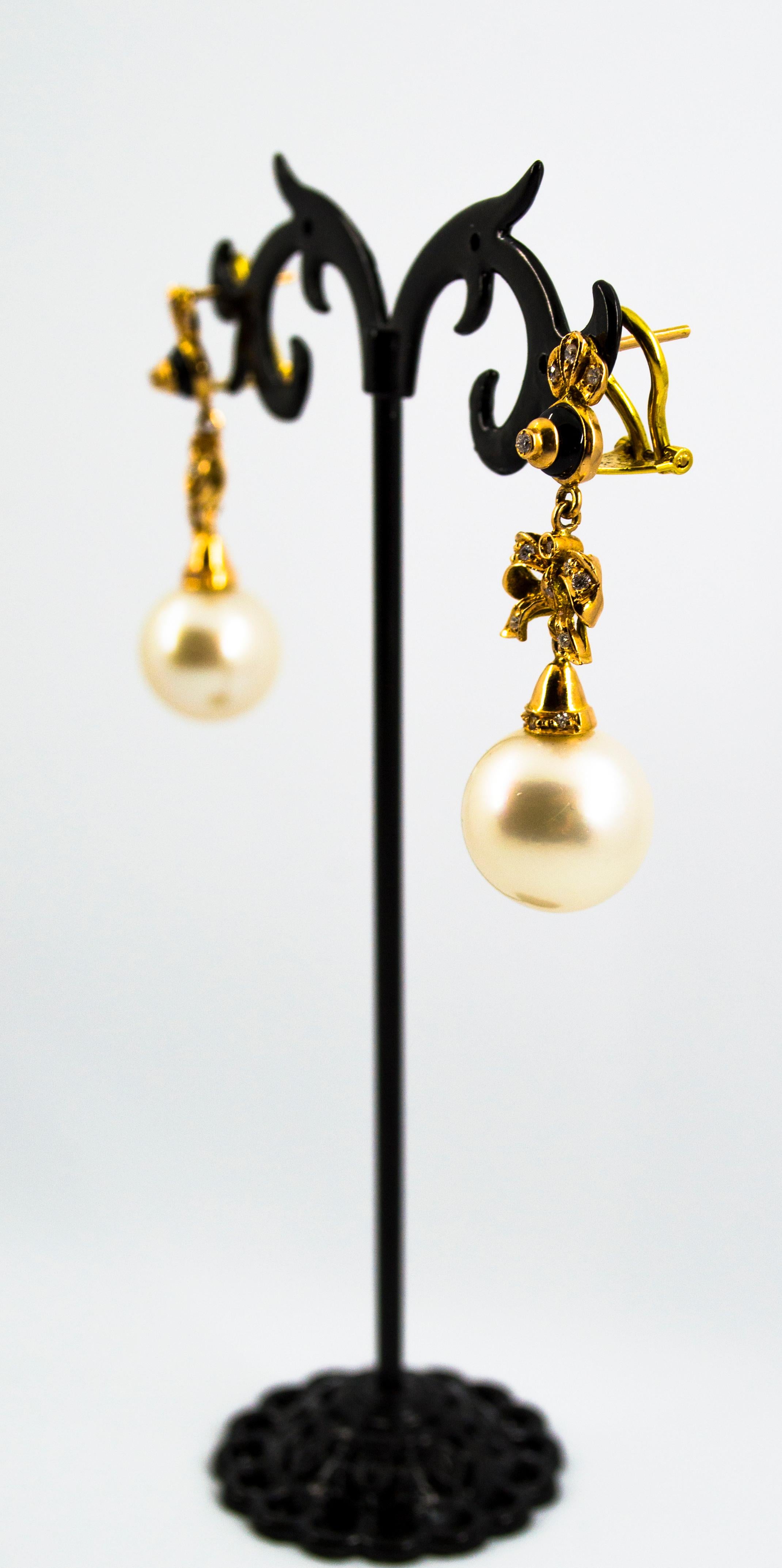 Australian Pearl 0.50 Carat White Diamond Onyx Yellow Gold Clip-On Earrings For Sale 2