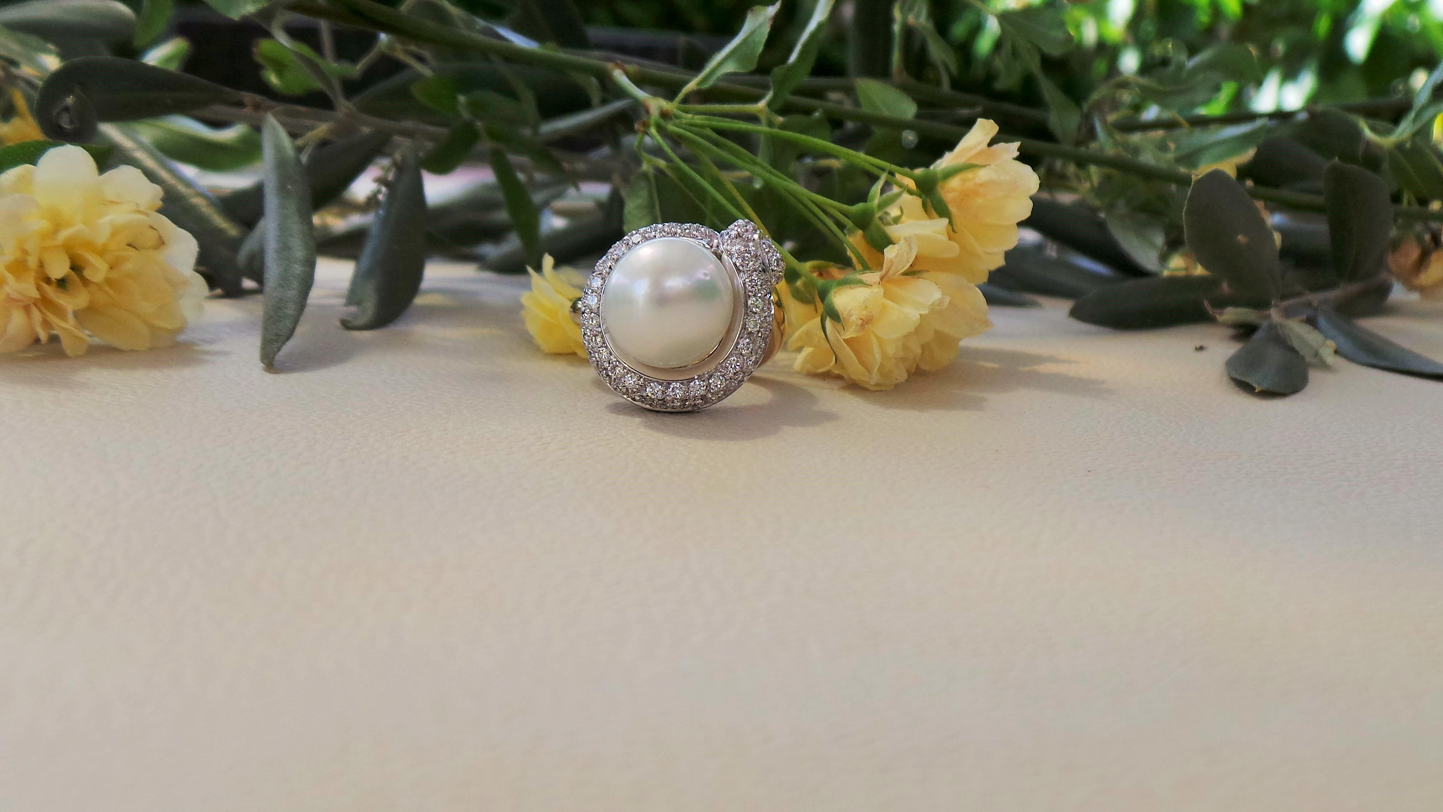 Brilliant Cut Australian Pearl Diamonds 0.67K Yellow and White Gold Cocktail Ring For Sale
